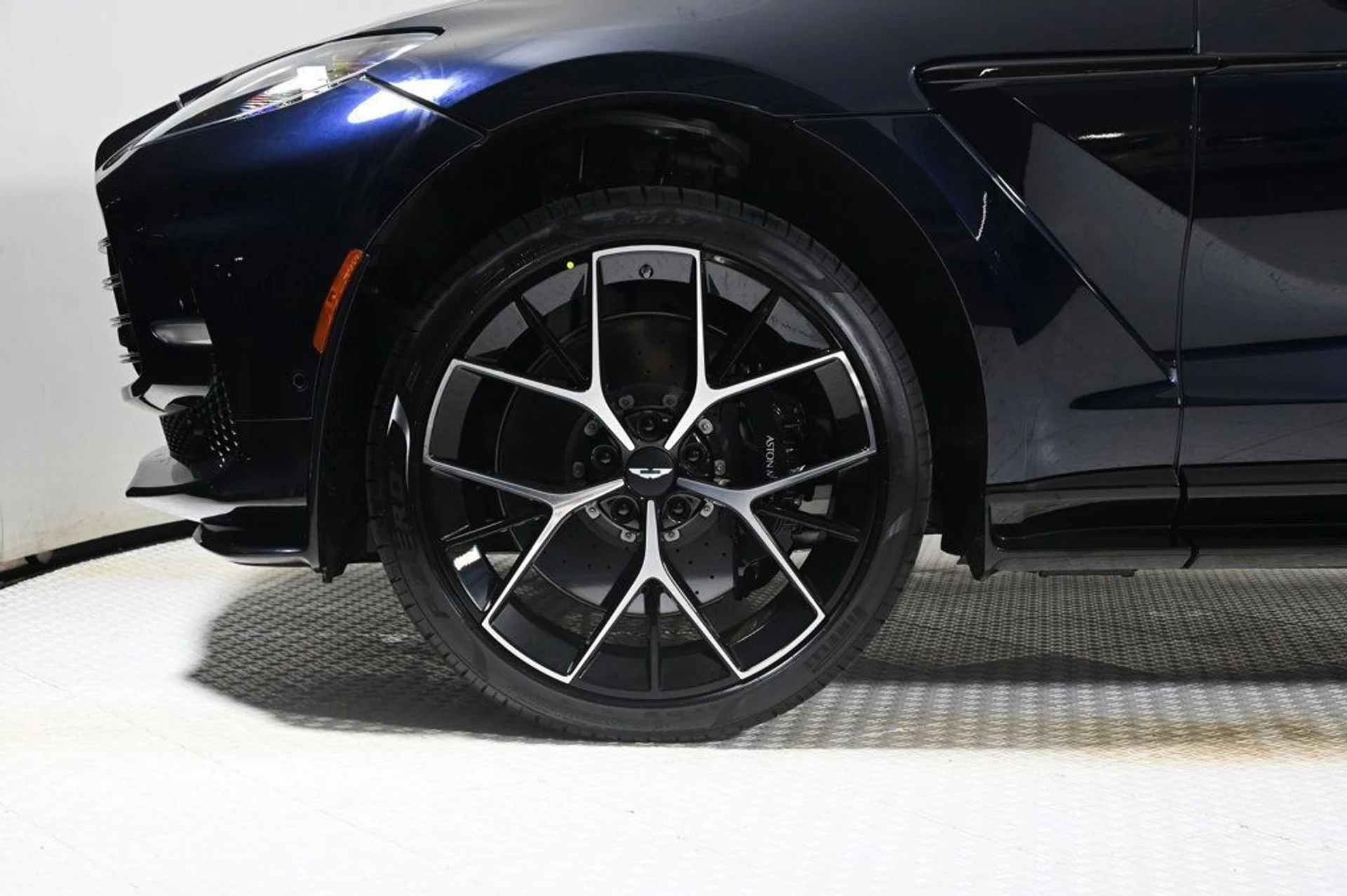 mph025_3558281456_new_2026_aston_martin_dbx_707awd_11350_22969414_26_1024_195ec282d0