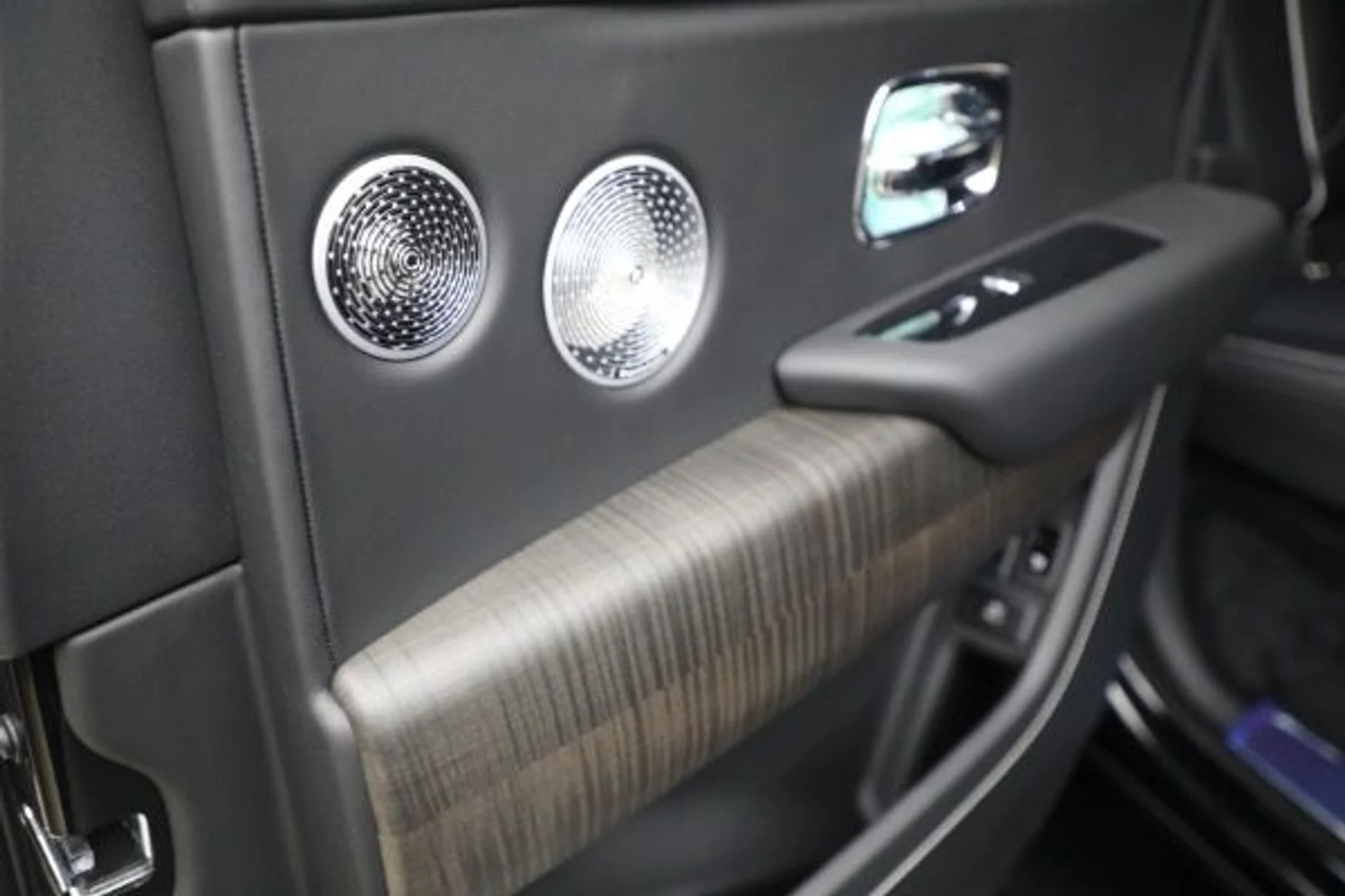 mph025_3563025960_New_2026_Rolls_Royce_Cullinan_46a1631079