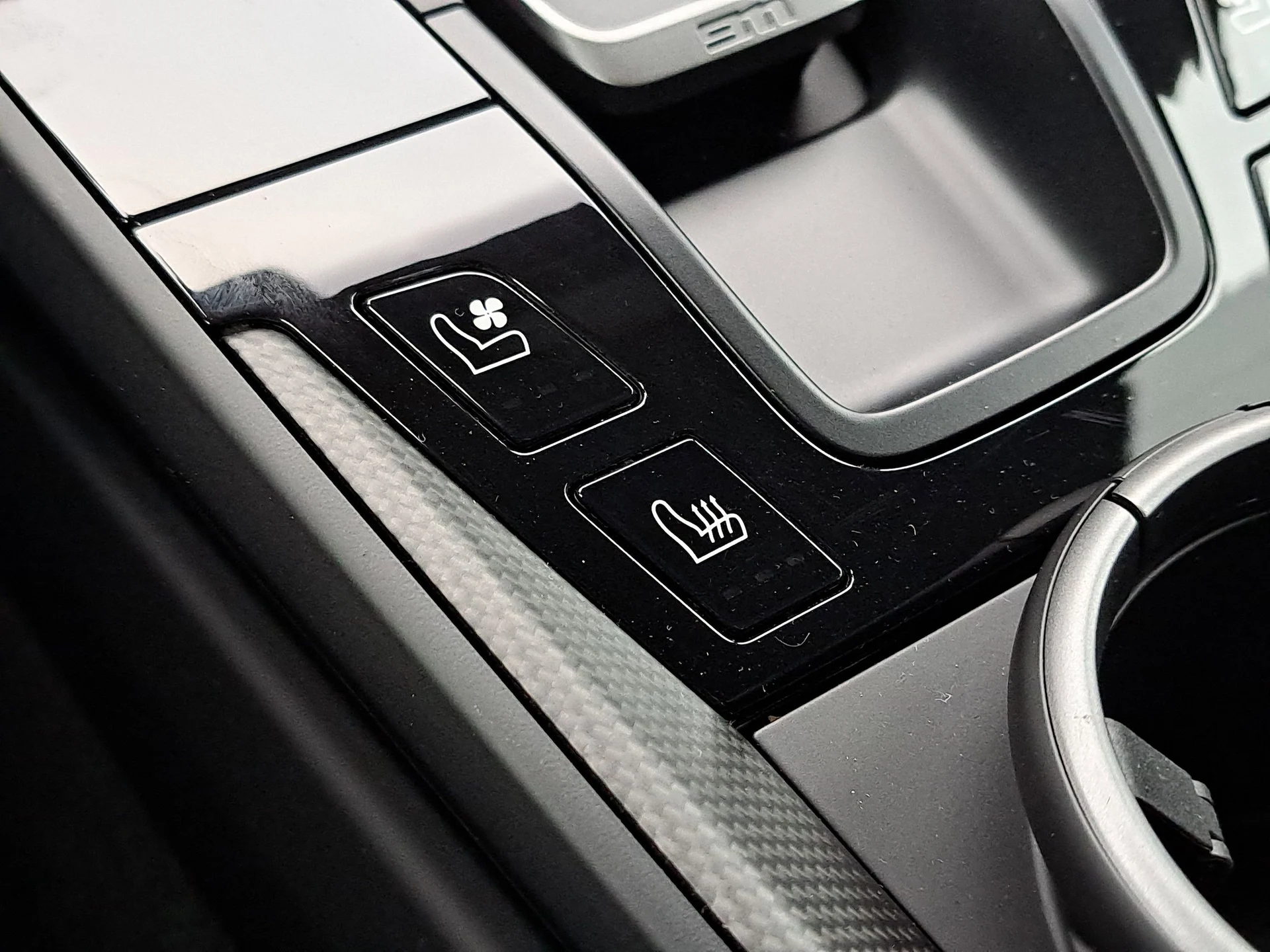 mph025_3563943846_490d1948a07bfd57dcbbc1024965d09ex_c4237e5245