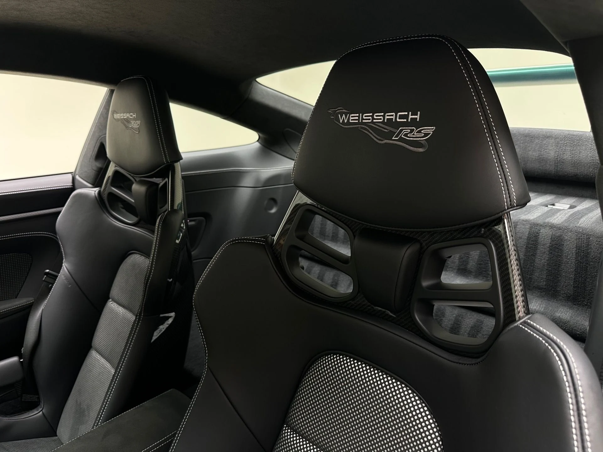 mph025_3564380996_Used_2024_Porsche_911_GT_3_RS_1777498460_b1b2d0fc85