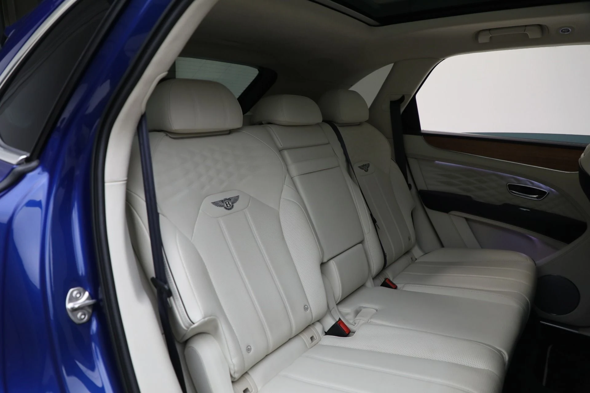 mph025_356839857_Used_2024_Bentley_Bentayga_Azure_V8_72c1904c81