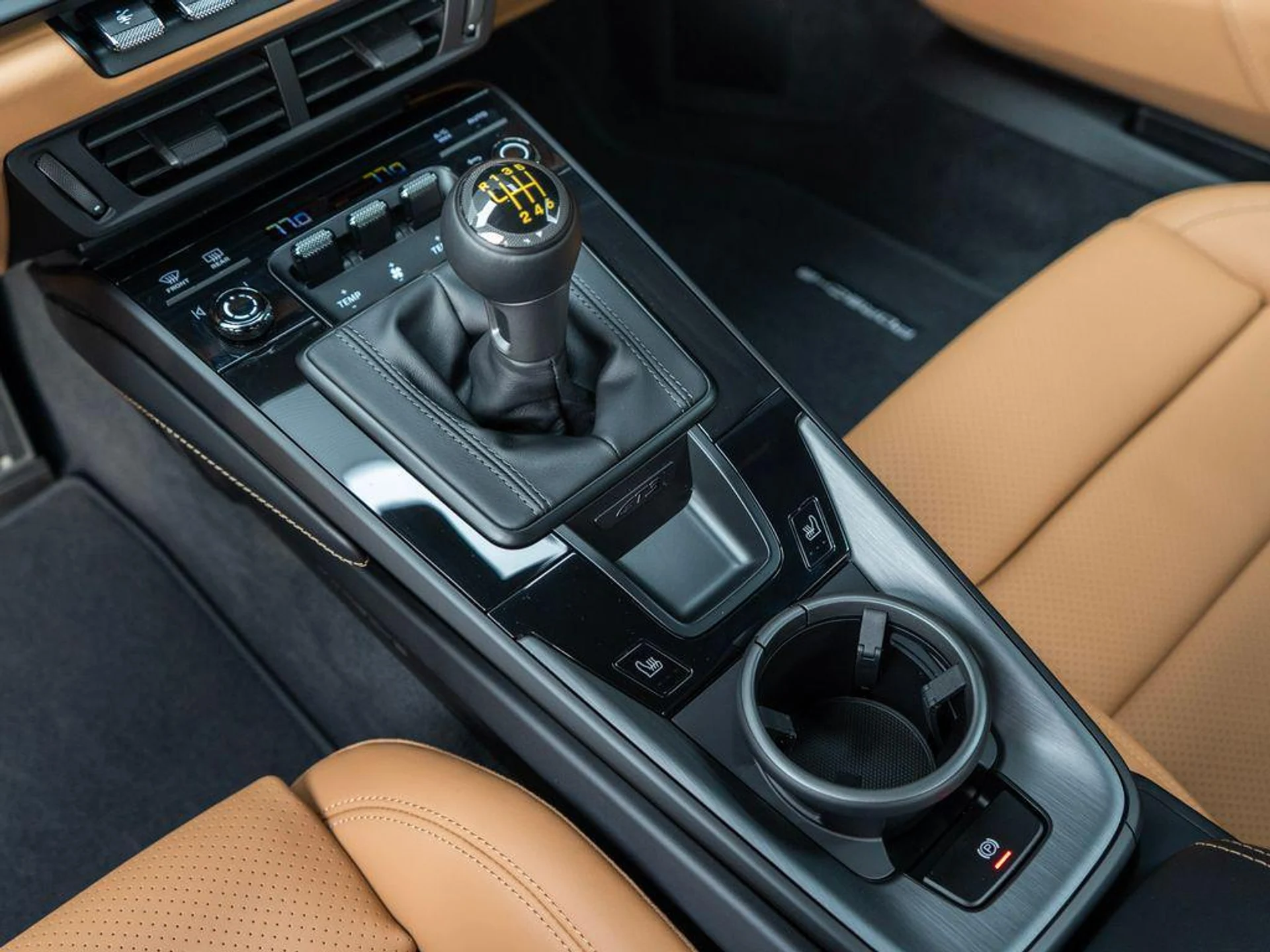 mph025_357619619_7_QC_6_L_As_ANI_Mrq922_Ukkb8_JDL_Fc_d162a015bb