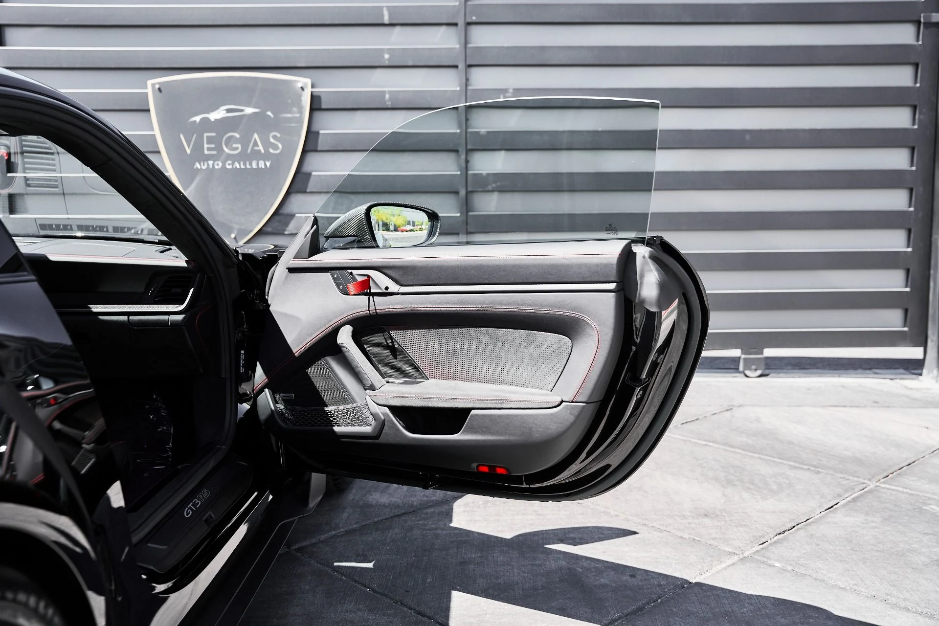 mph025_3580264851_Used_2024_Porsche_911_GT_3_RS_1775094517_13cb14aba0