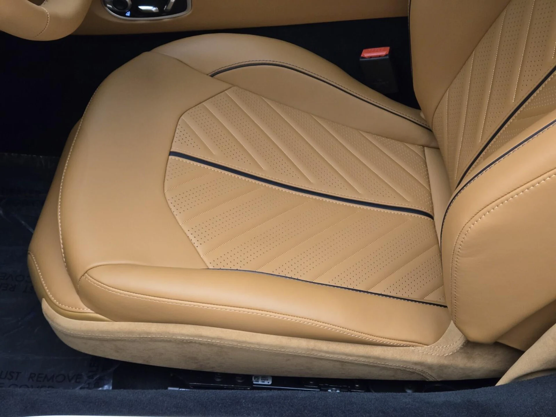 mph025_3581608799_New_2026_Aston_Martin_Vantage_S_1775625503_a00d19f26f