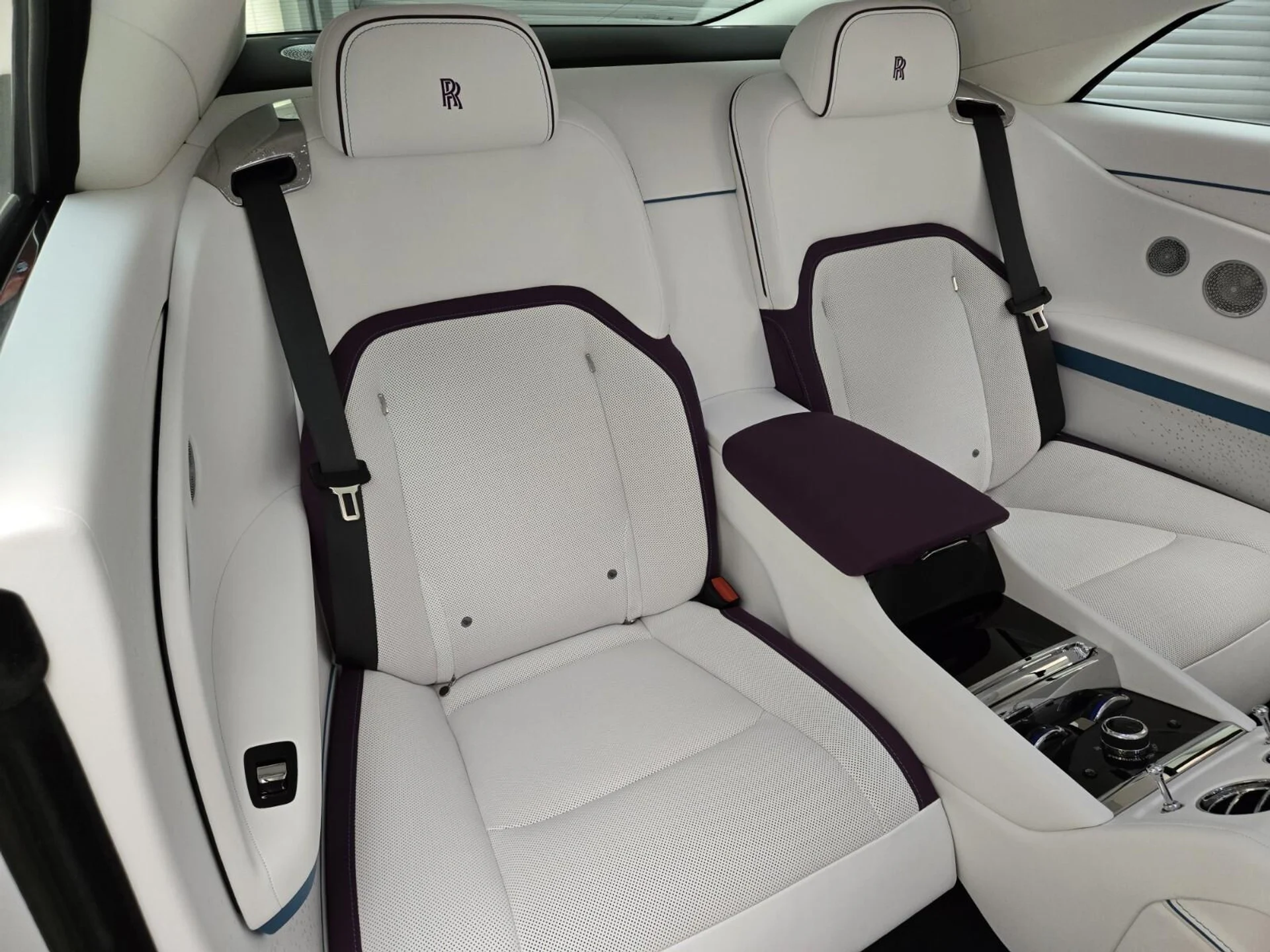 mph025_3589672232_Used_2024_Rolls_Royce_Spectre_1761122041_32915f5b3f