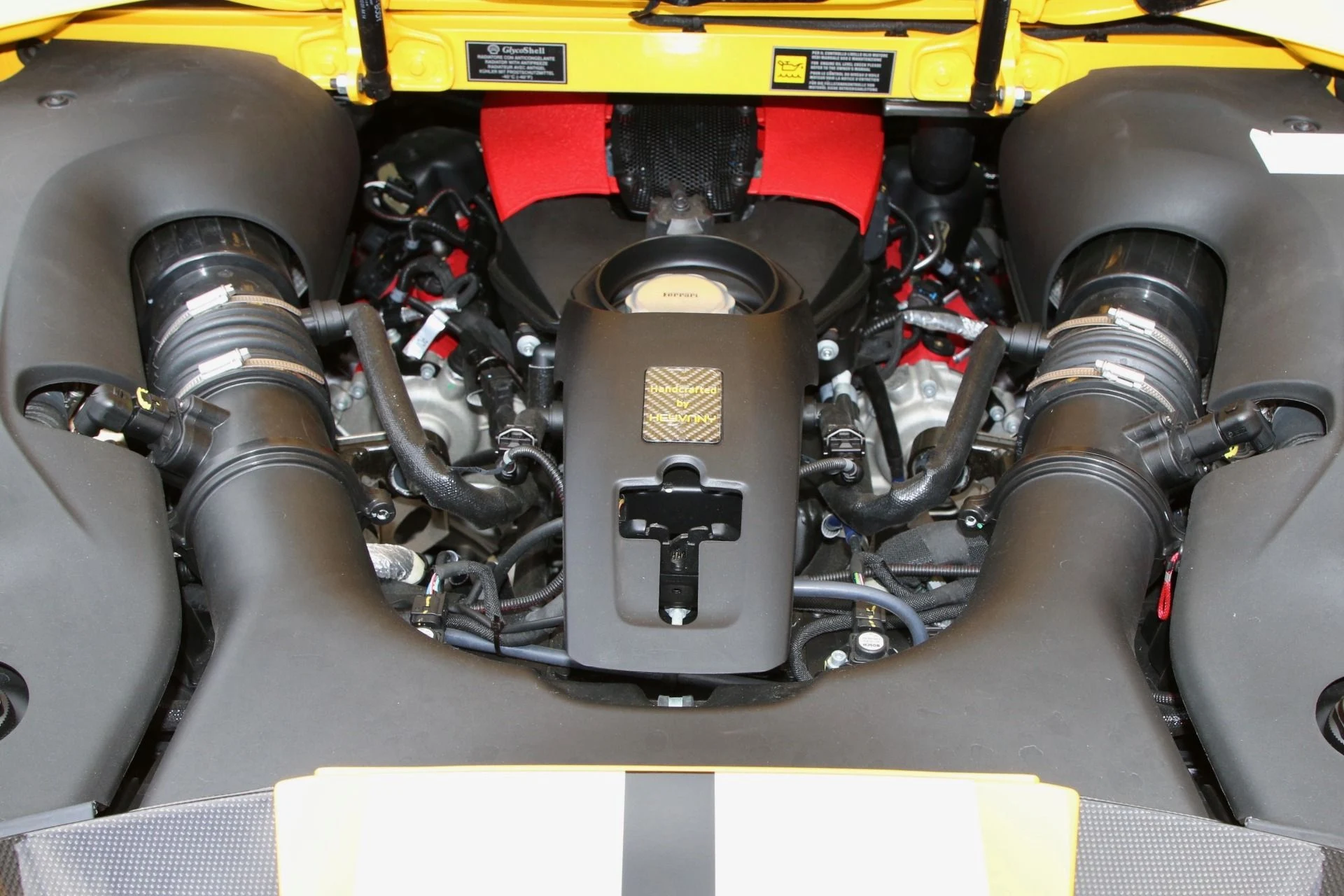 mph025_3593018180_Used_2021_Ferrari_F8_Spider_1759268236_eb4bb359ae