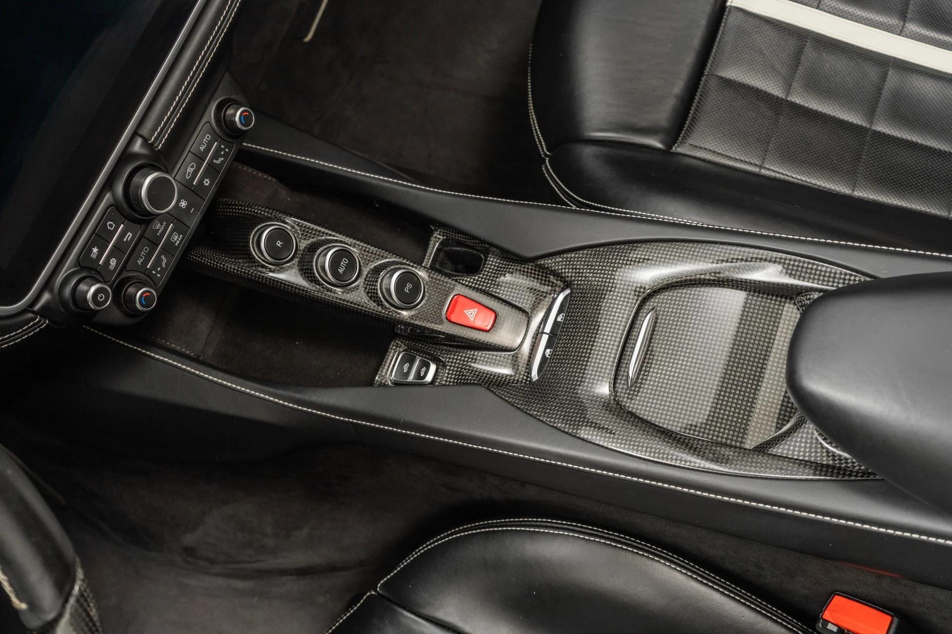 mph025_3598443777_Used_2020_Ferrari_Portofino_Lots_of_Interior_Carbon_Square_Quilting_Magneride_Suspension_1763996776_9b3e422924