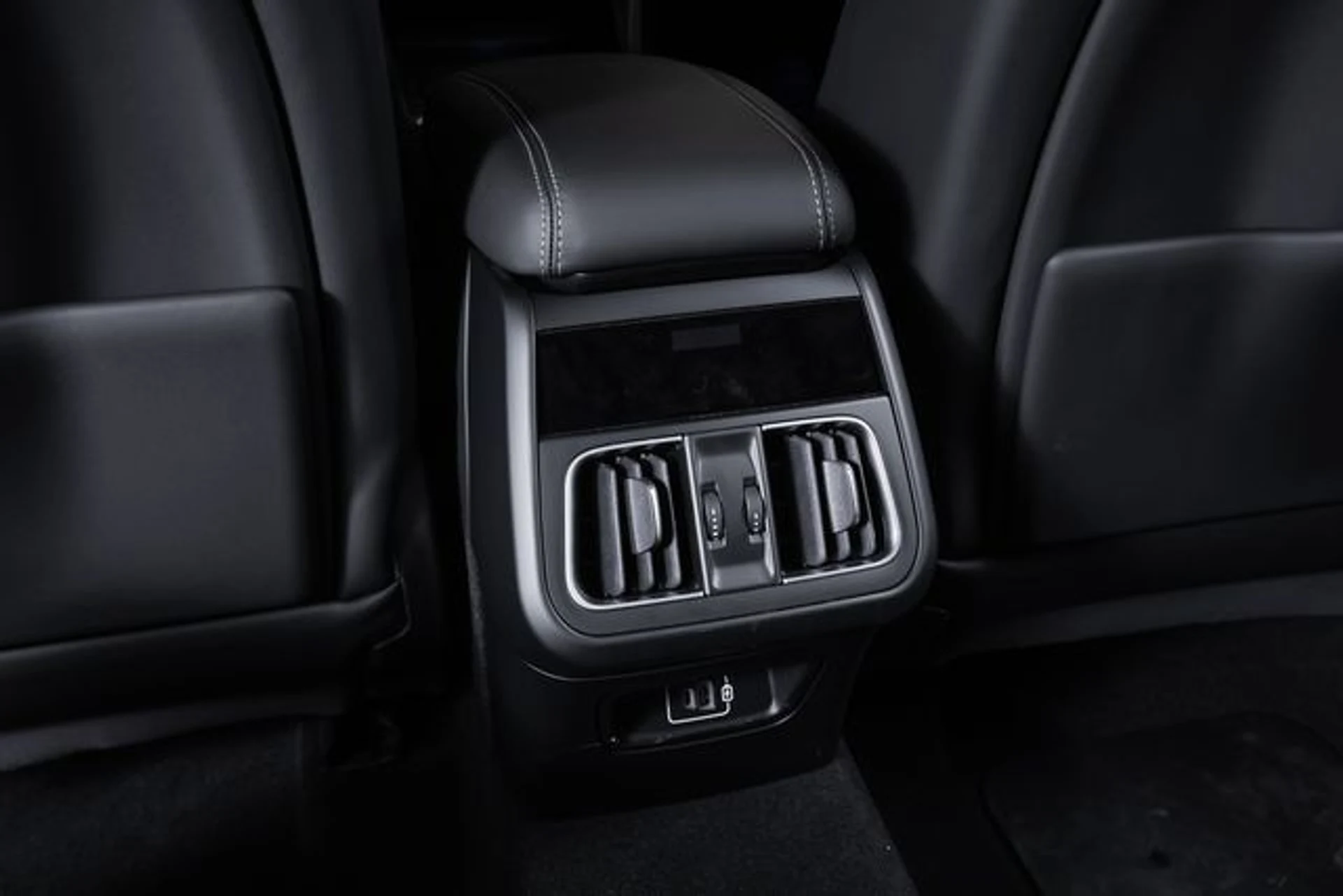 mph025_360390375_68907bada42c49f84635dae1cb13be8dx_e35360dea5