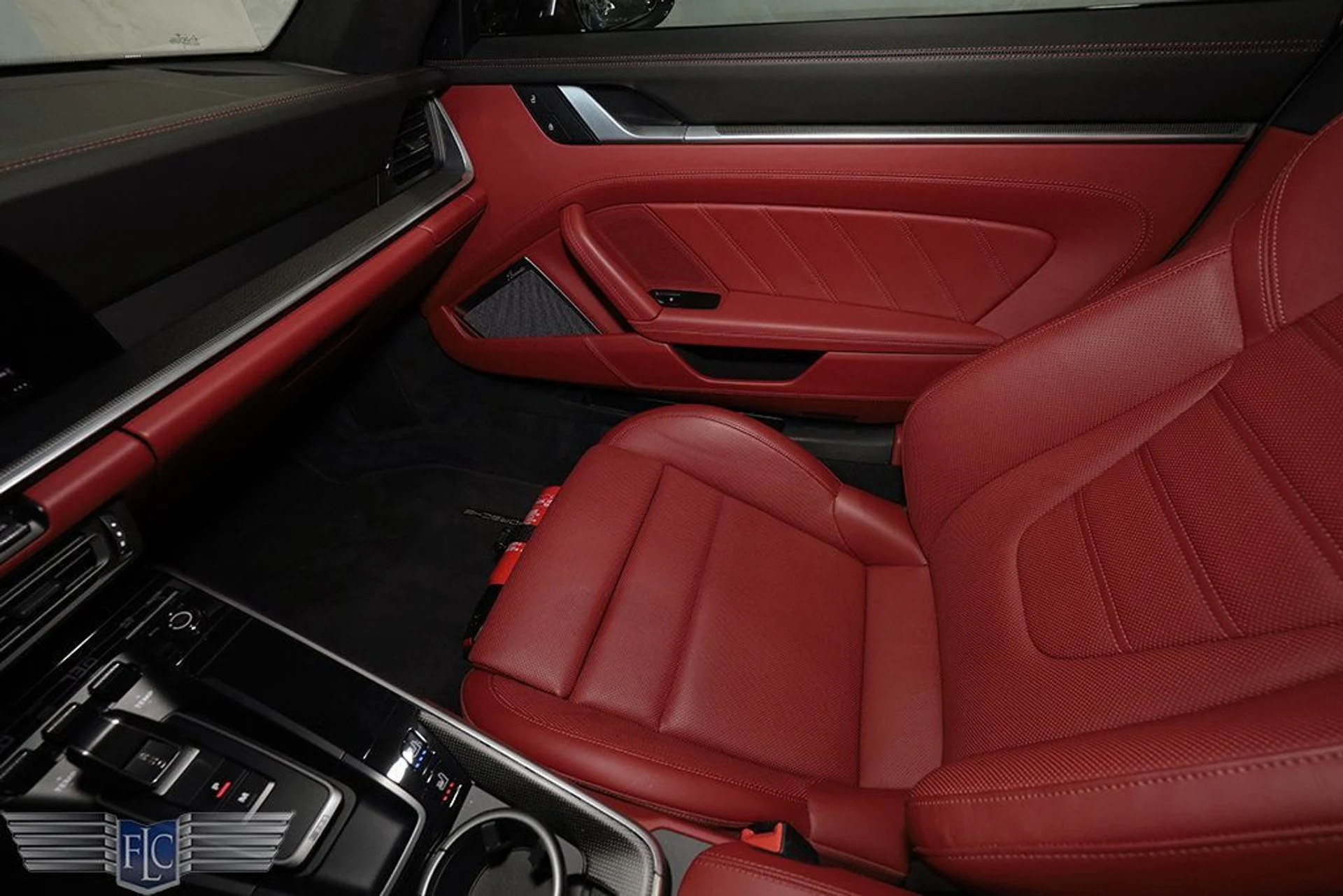 mph025_3609310963_used_2022_porsche_911_turboscoupe_9689_22838871_26_1024_1356e57373