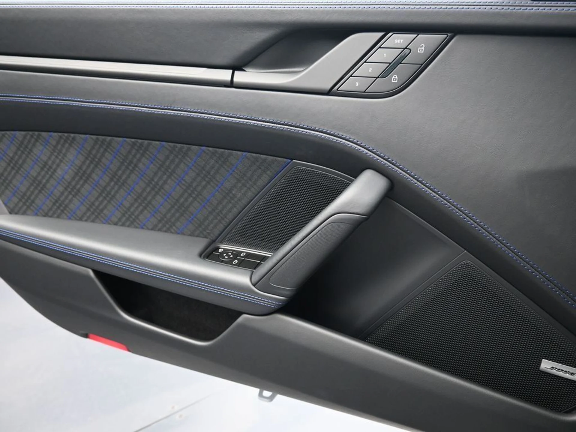 mph025_3609887732_dba2f9cb210a41a8b7c434c92bc7a3bc_49ee8a3368