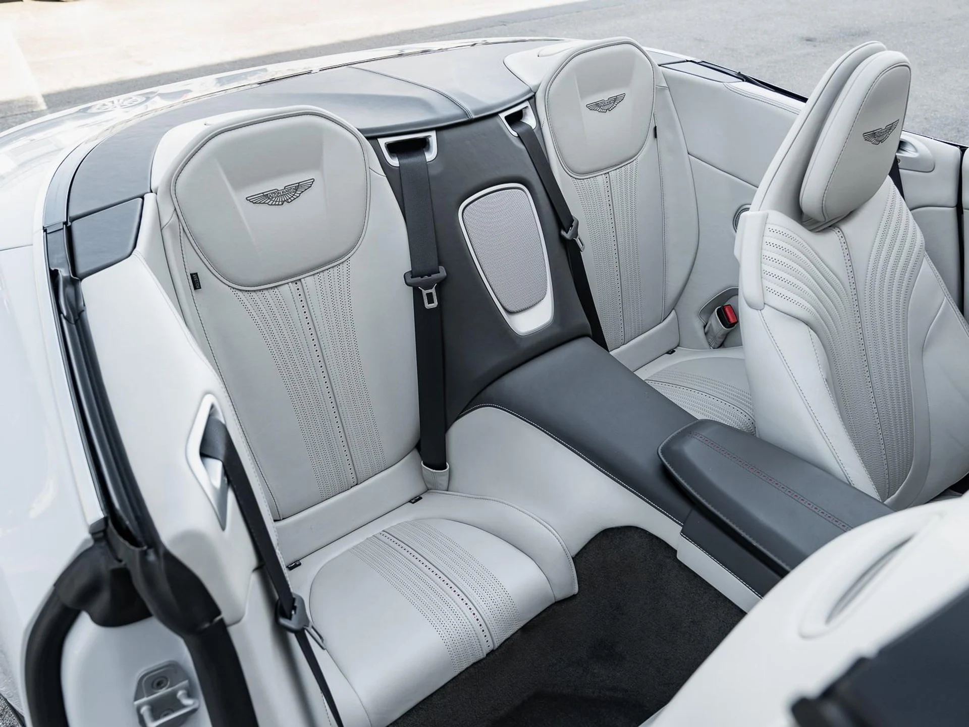 mph025_3614937524_Used_2022_Aston_Martin_DB_11_1767028109_5e5fe2bbe6