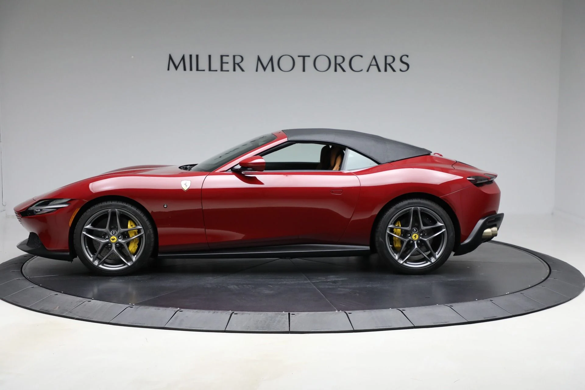 mph025_361545101_Used_2024_Ferrari_Roma_Spider_dc3bc0134d