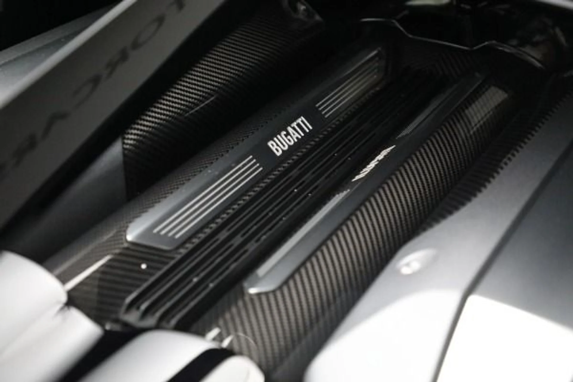 mph025_3616492190_Used_2020_Bugatti_Chiron_Sport_3a76ee579d