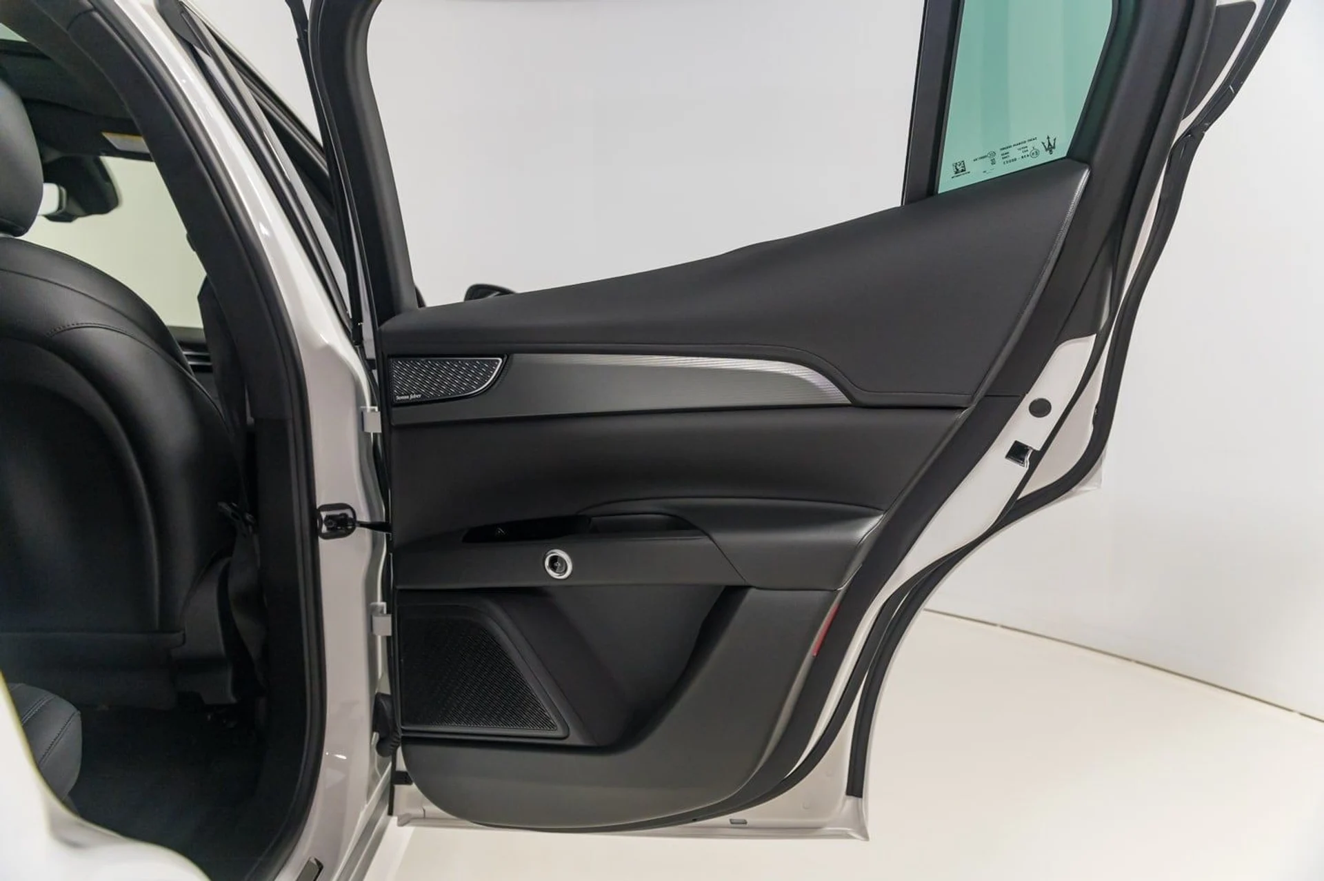 mph025_3625570462_001b01306f2e8f589ad02e3aac221e9bx_35fa99fa0a