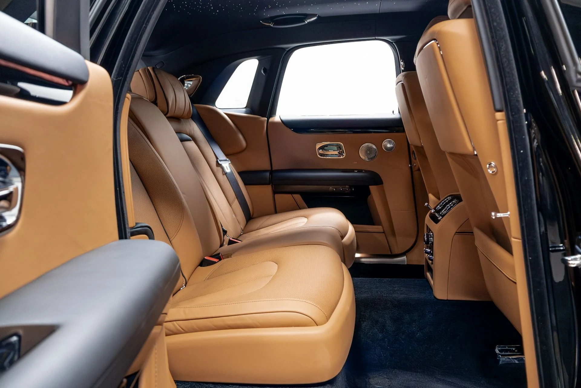 mph025_3625889462_Used_2022_Rolls_Royce_Ghost_1776785010_b921d9be2a