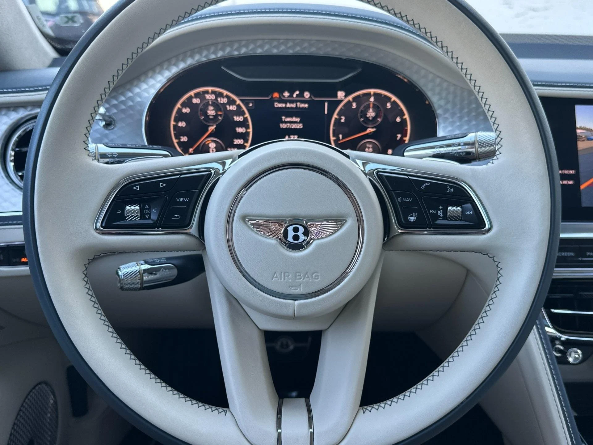 mph025_3631081999_Used_2024_Bentley_Flying_Spur_1760603855_a3256158e7