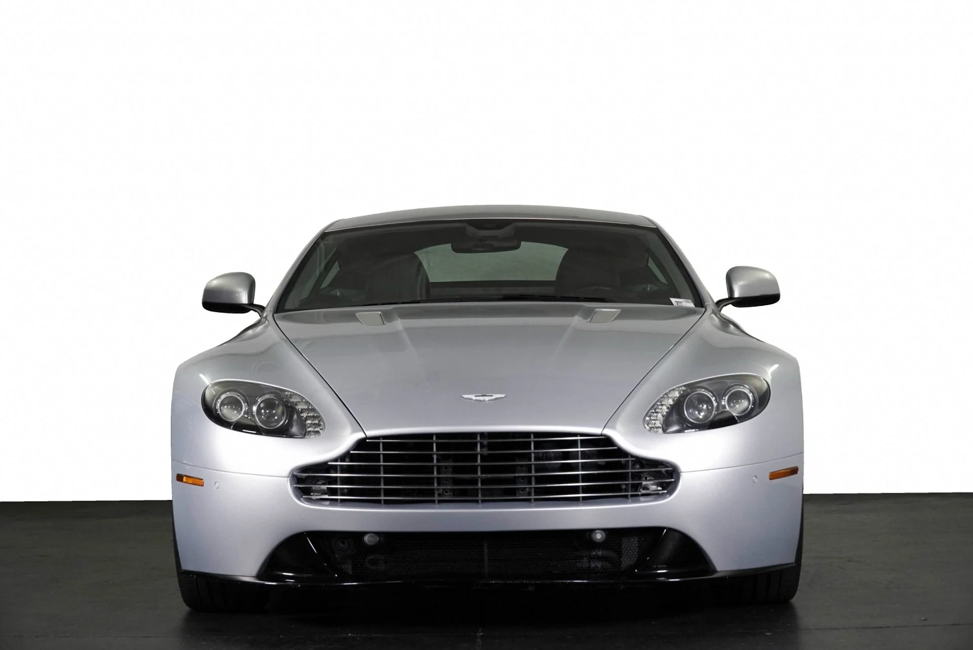 mph025_3636346342_Used_2016_Aston_Martin_V8_Vantage_S_1775836996_32f913e365
