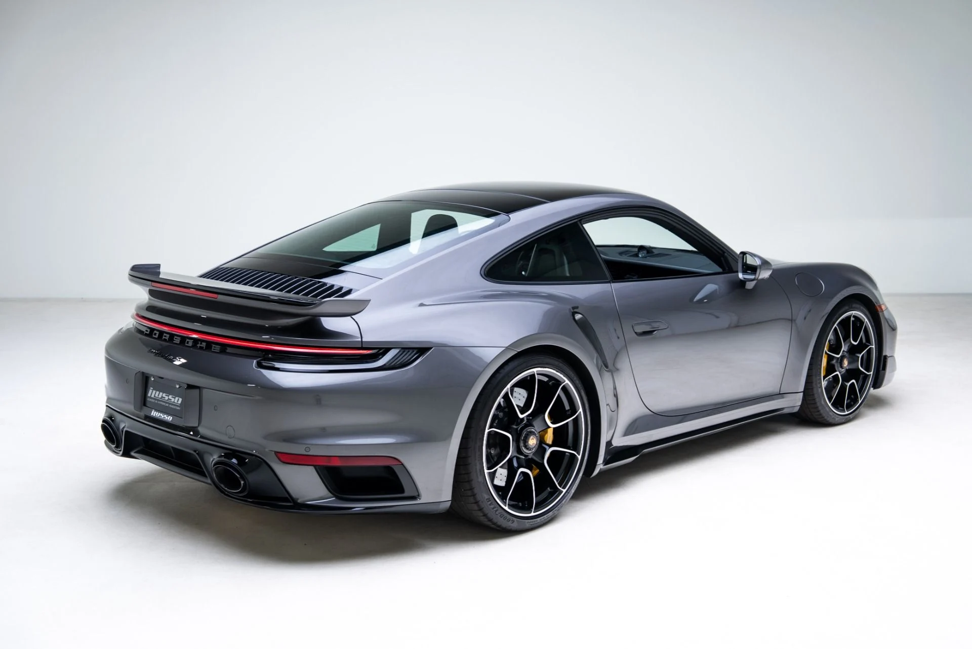 mph025_364774962_Used_2024_Porsche_911_Turbo_S_1769194079_0e9e9ab539