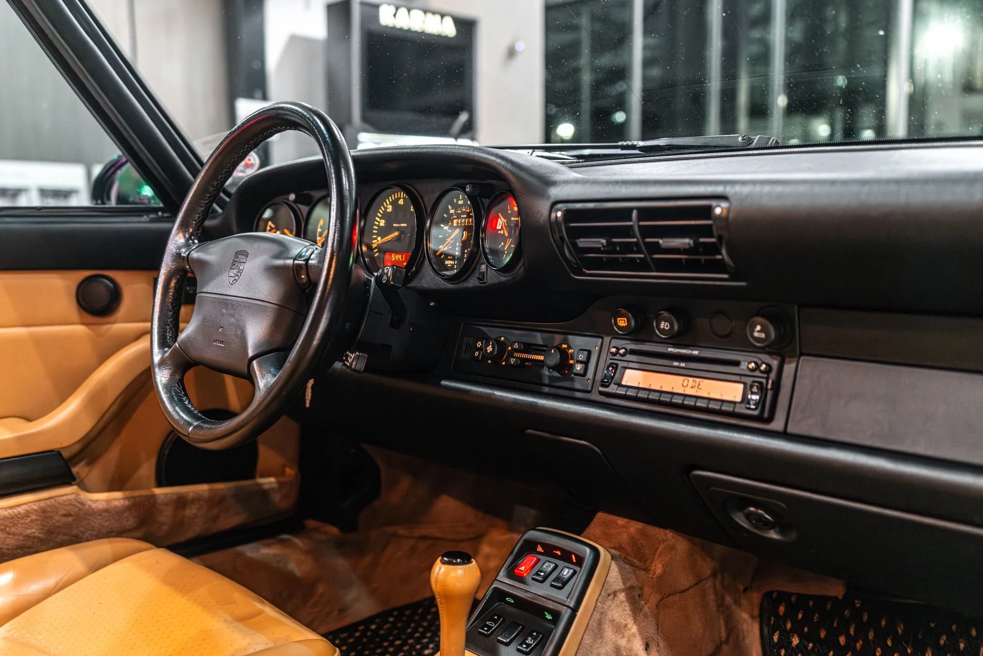 mph025_3649763782_13040_p26_l_0814f2f3c6