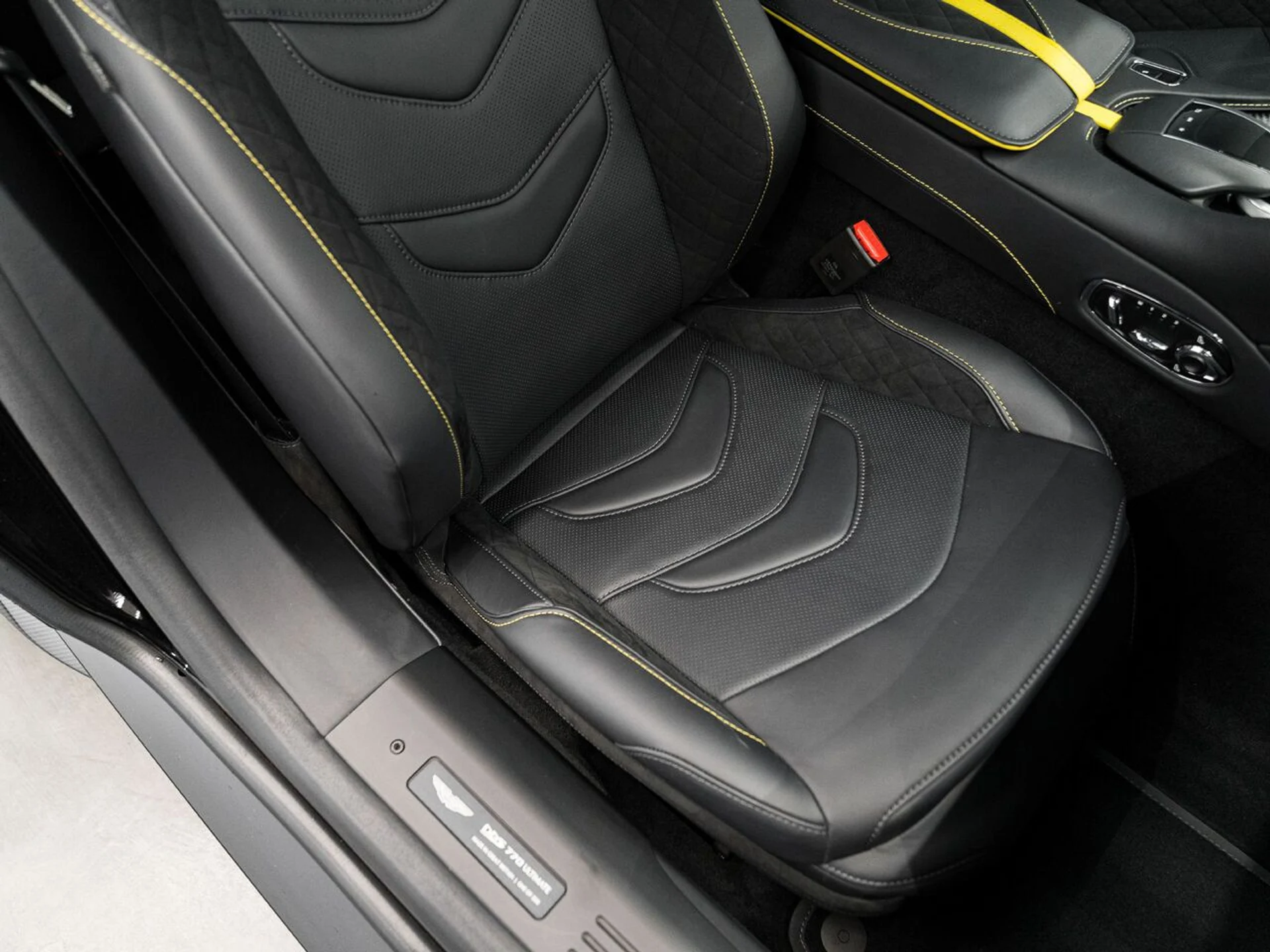 mph025_3650728435_aston_martin_dbs_2023_jpg_v_1773863537_bcf9f86ef2