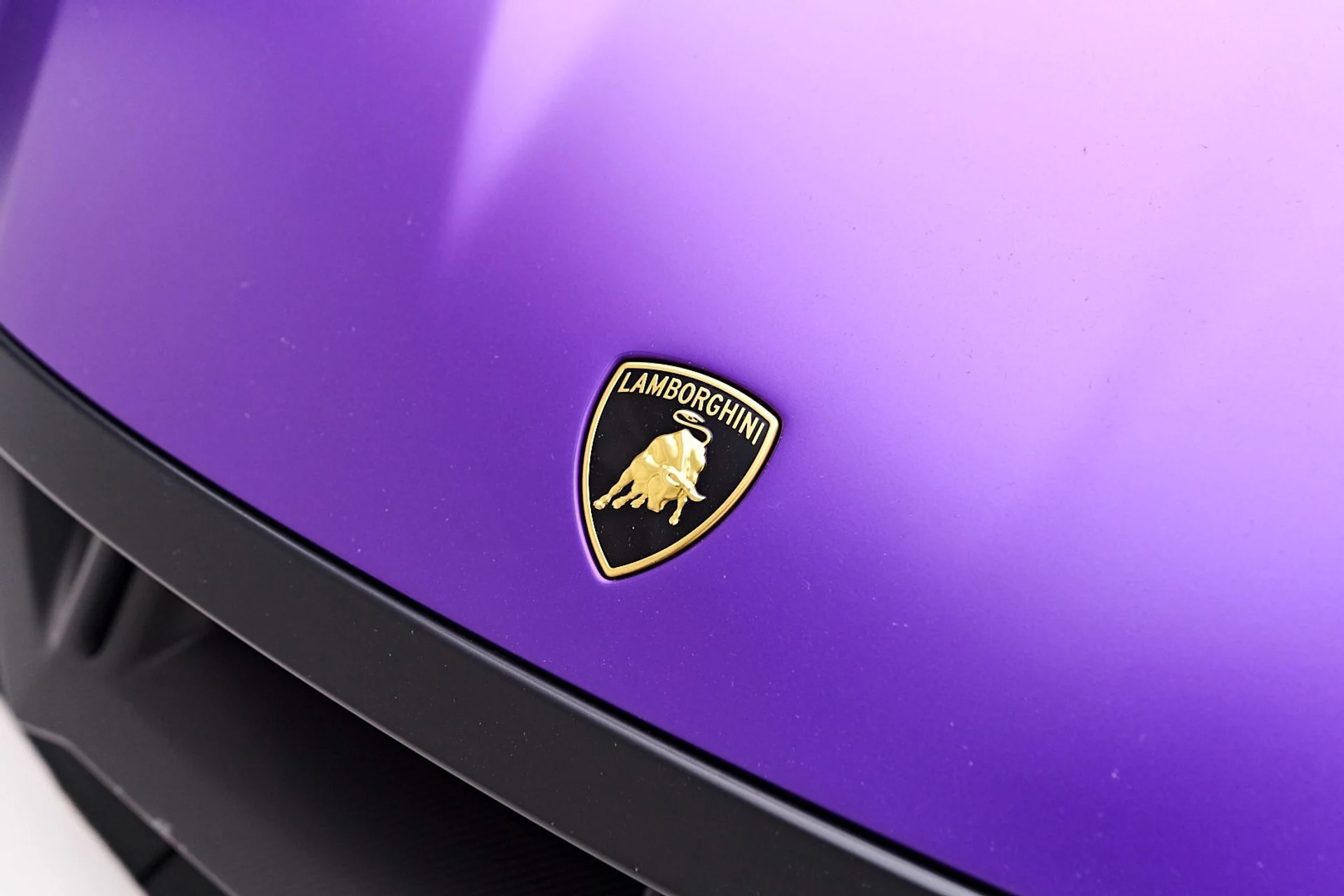 mph025_3659797793_Used_2023_Lamborghini_Huracan_STO_Base_1745101137_0b37fef1a7
