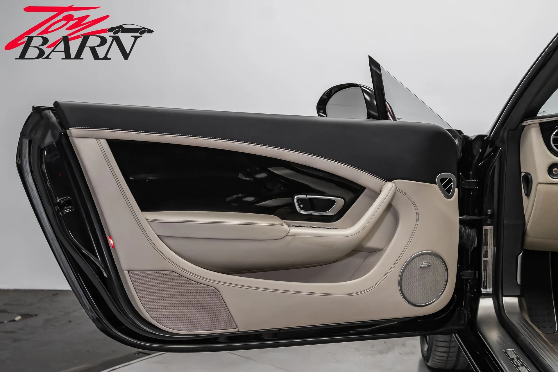 mph025_3667366737_b8482401f55f2b42ca7b11edd690ef61x_9ad5775aa8