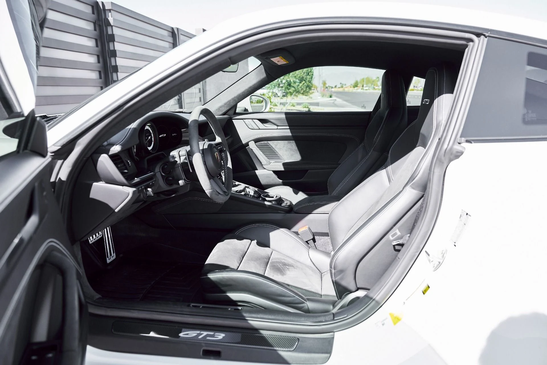 mph025_3676671269_Used_2022_Porsche_911_GT_3_1773348893_312e7cb8a1