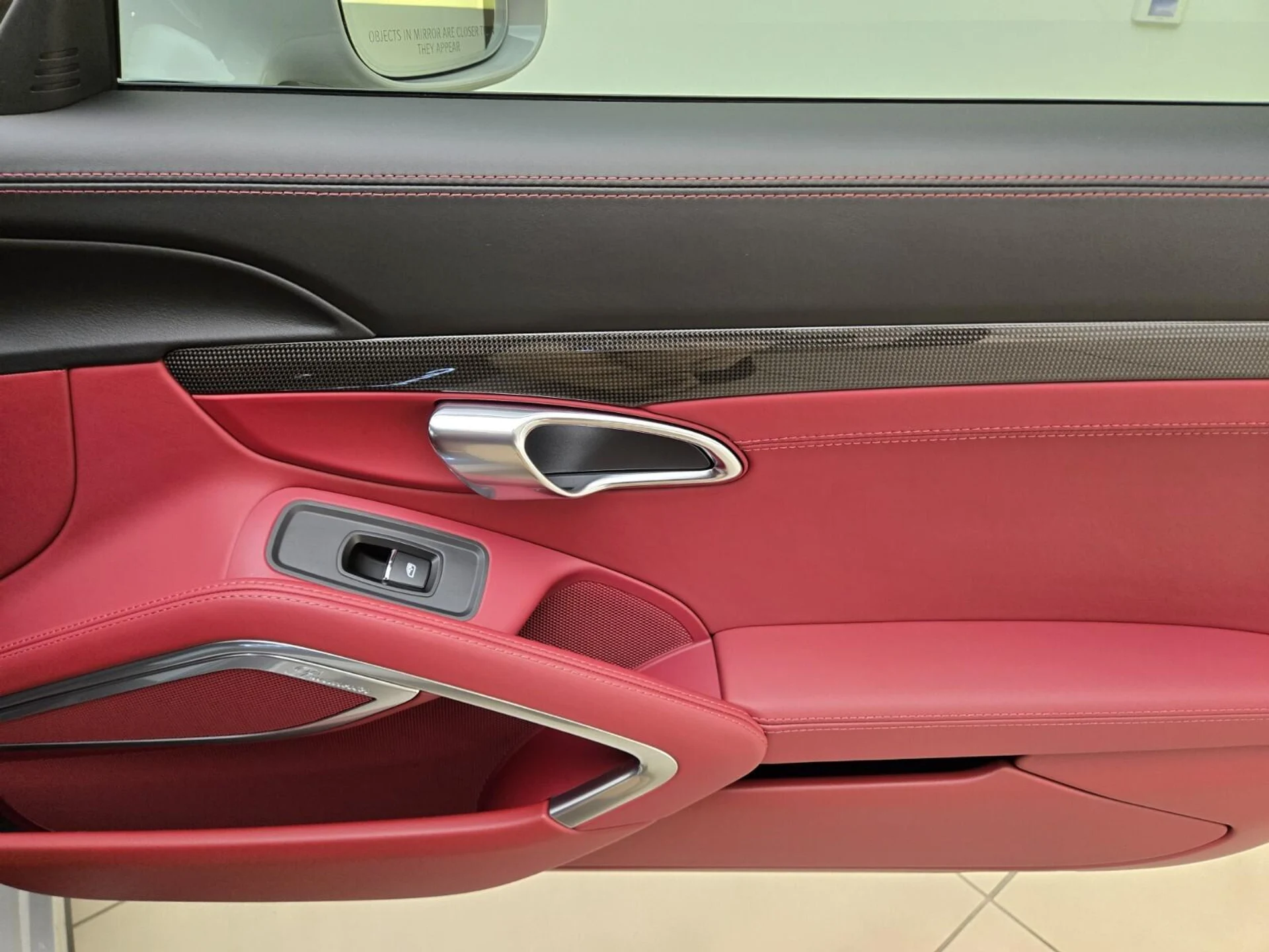 mph025_3677856284_Used_2019_Porsche_911_1763542641_0f14a496de