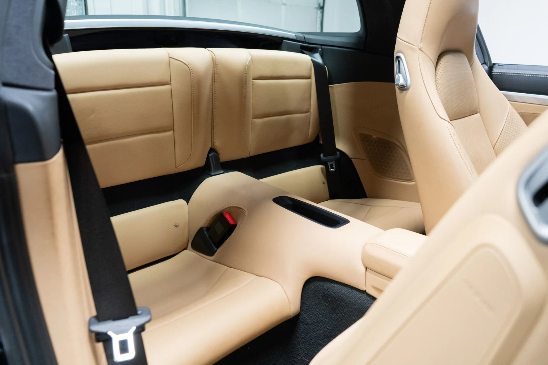 mph025_3687295318_Used_2019_Porsche_911_Targa_4_S_1759788578_3e0c928d1b