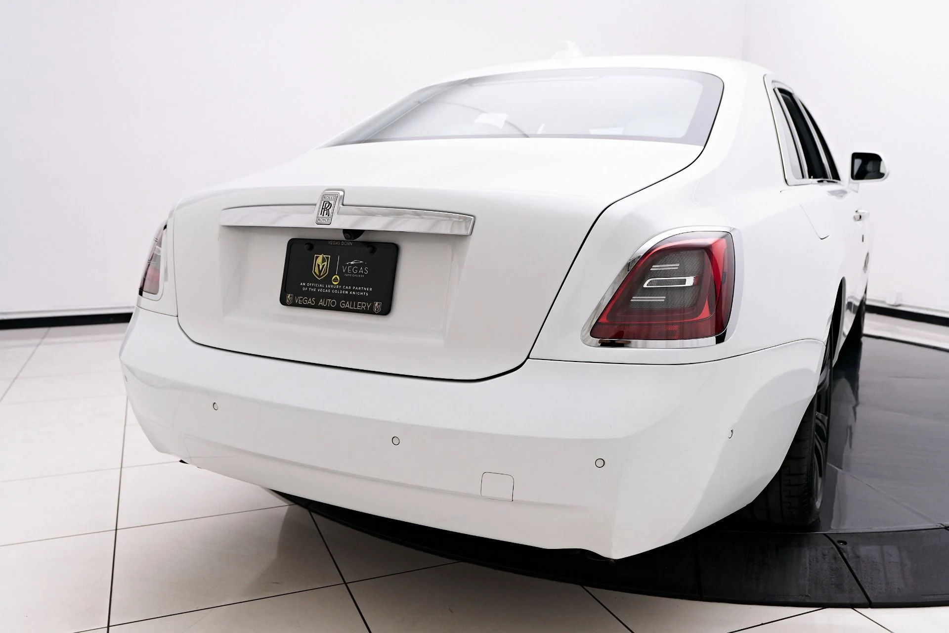mph025_3689335203_Used_2021_Rolls_Royce_Ghost_Base_1754512470_2619329439