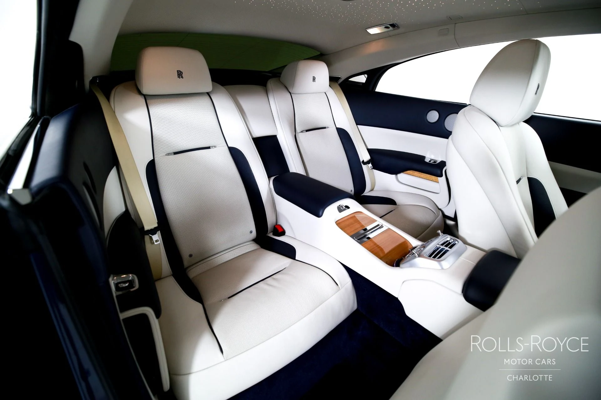 mph025_3689737414_Used_2019_Rolls_Royce_Wraith_1781189138_042b7377ff