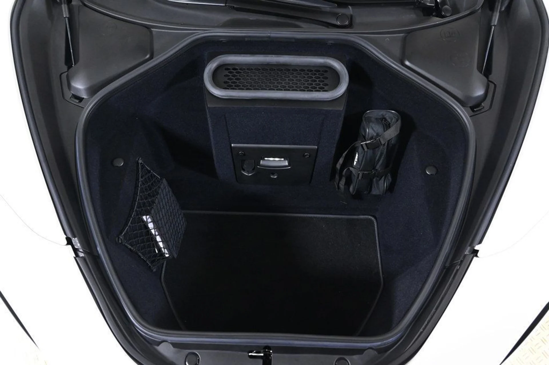 mph025_3692646875_used_2025_mclaren_750s_spider_11350_22950983_25_1024_fb9b761eb9