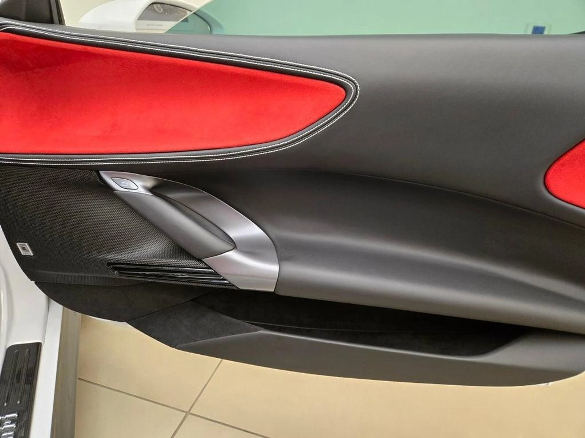 mph025_3693294632_Used_2023_Ferrari_SF_90_Spider_1775896792_1e219d4f6c