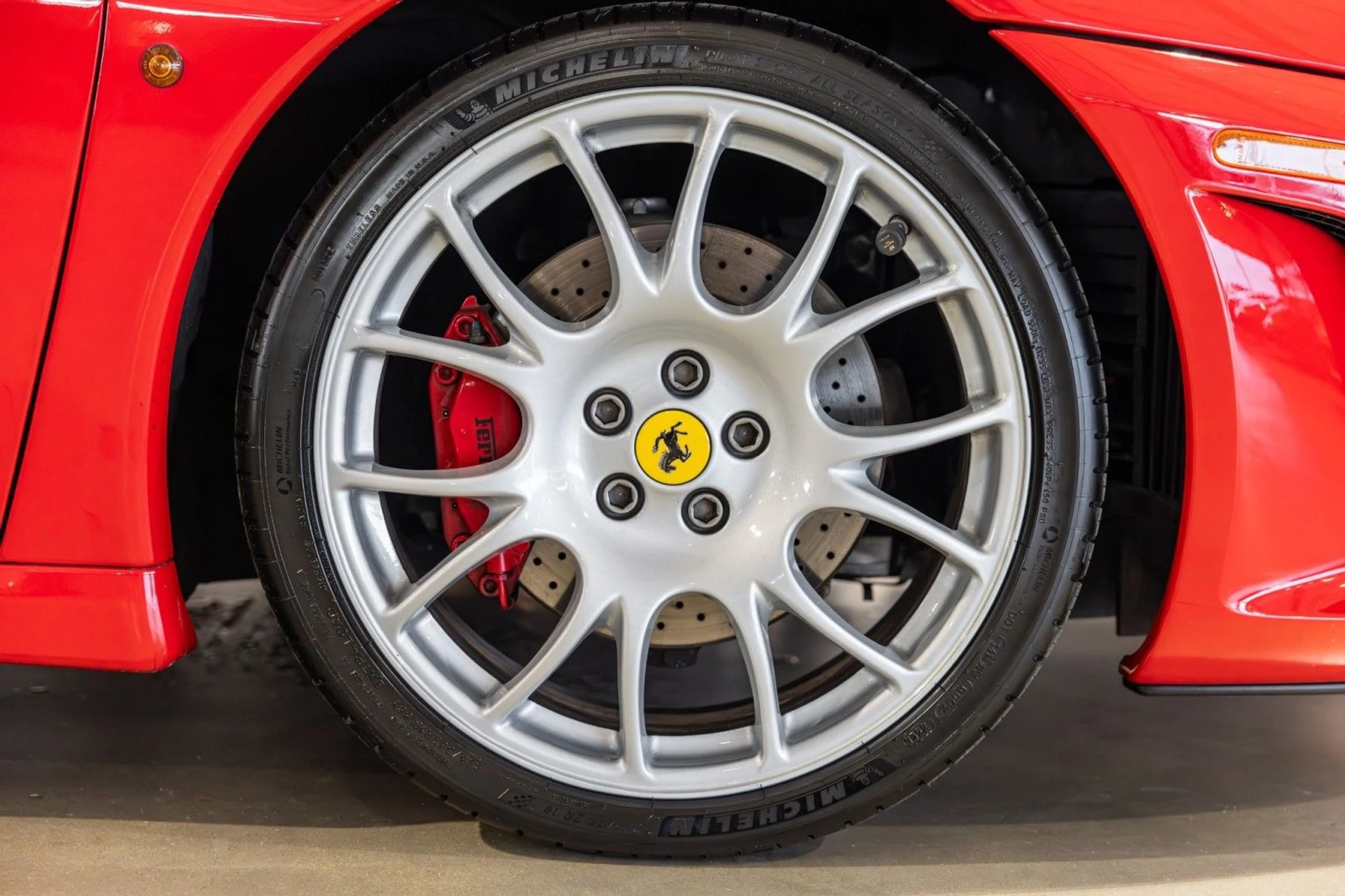 mph025_370317269_NA_617a75e377