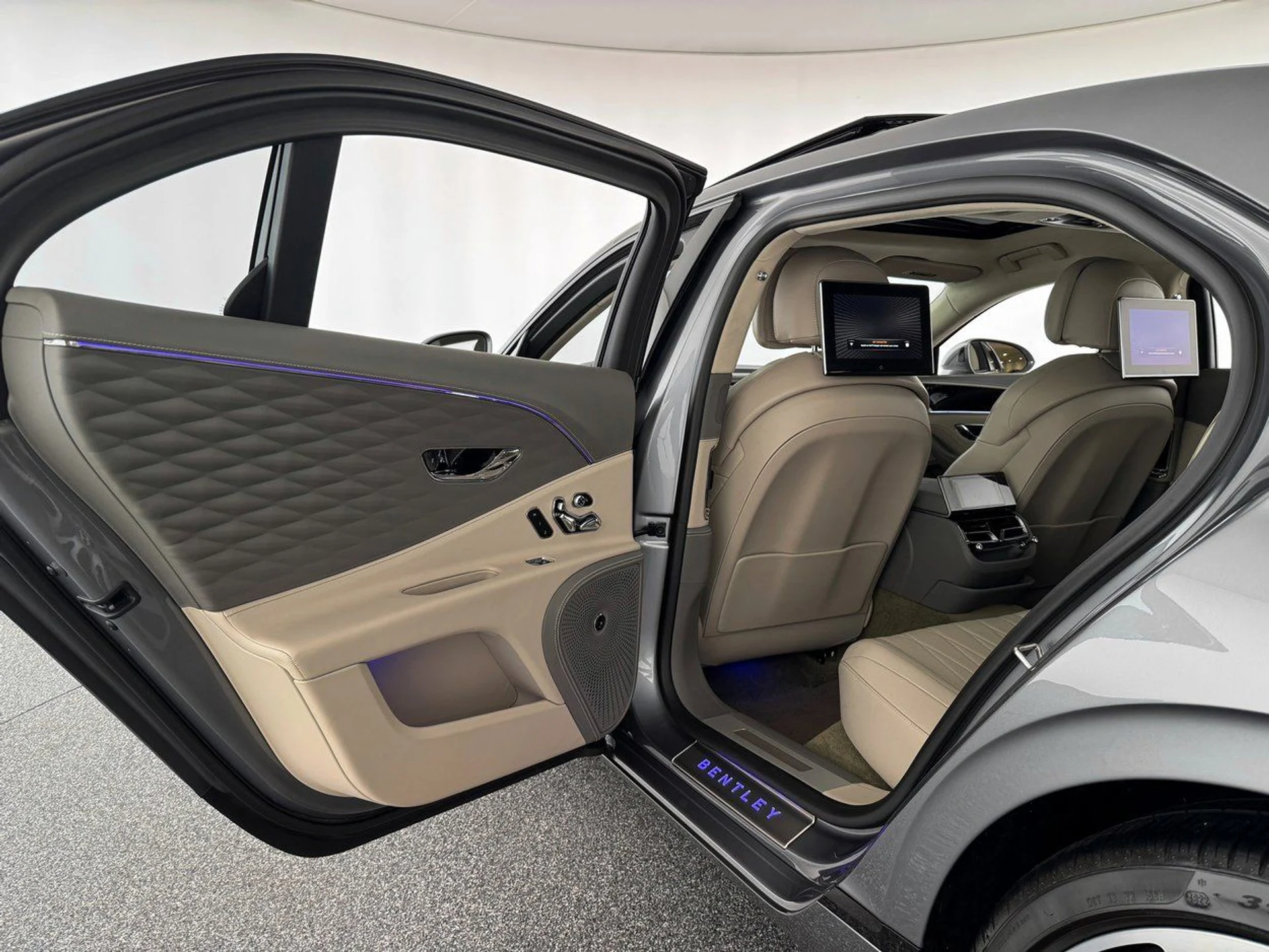 mph025_3703511261_adf528bd76155b6a45dbe0440fb7a72dx_01a5288b00