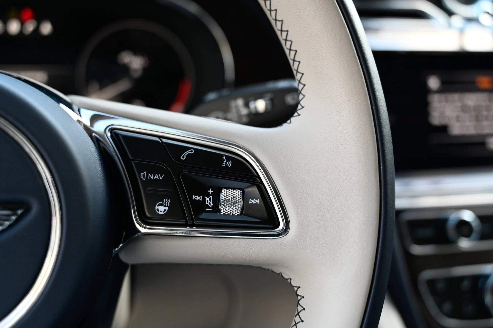 mph025_3709313060_780f64a4689d45488c94dc7874012ed4_aa2b8fe35a