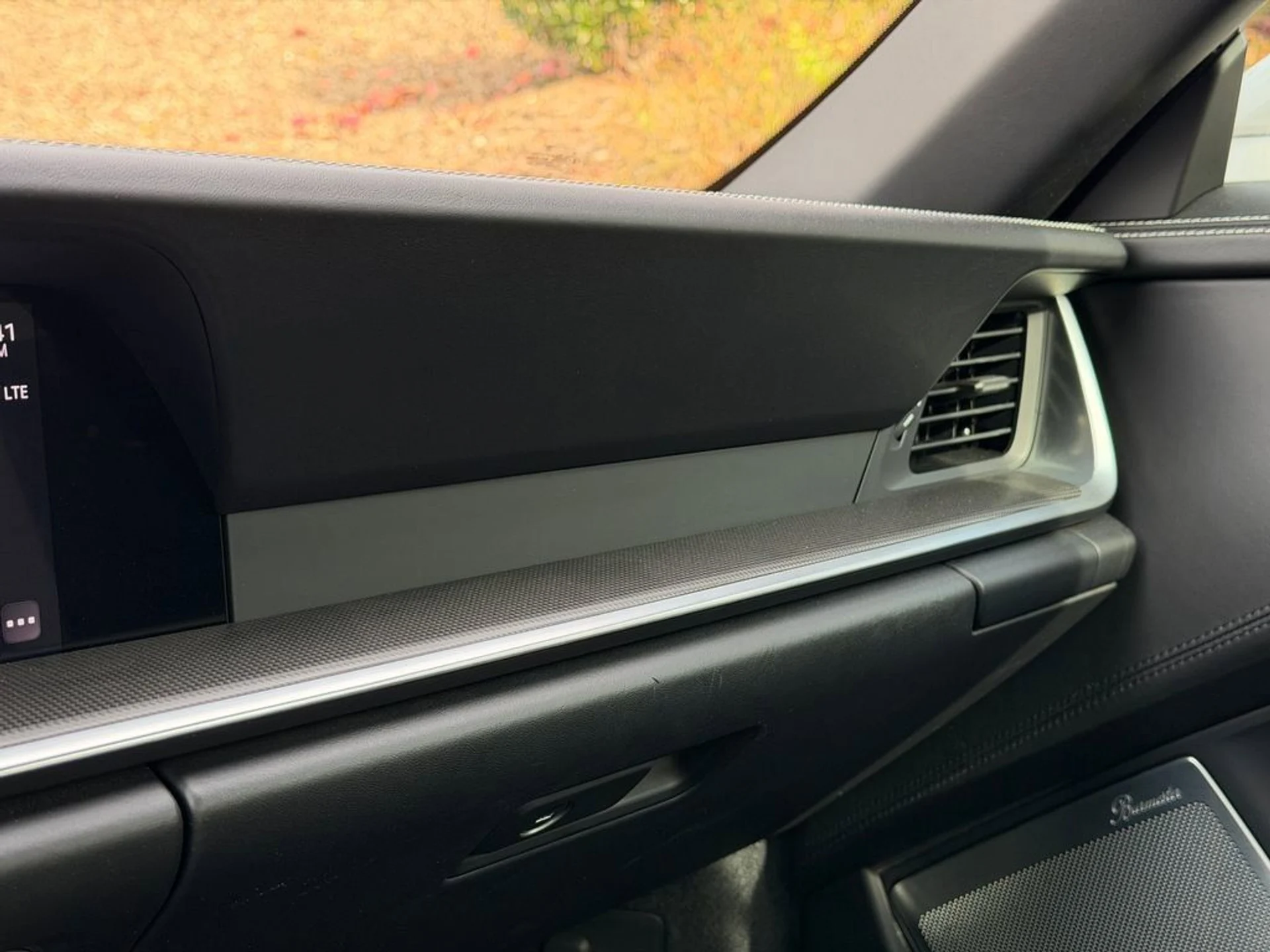 mph025_3714793648_3ea7b962511443deb073083bcc763b3c_00e375c237