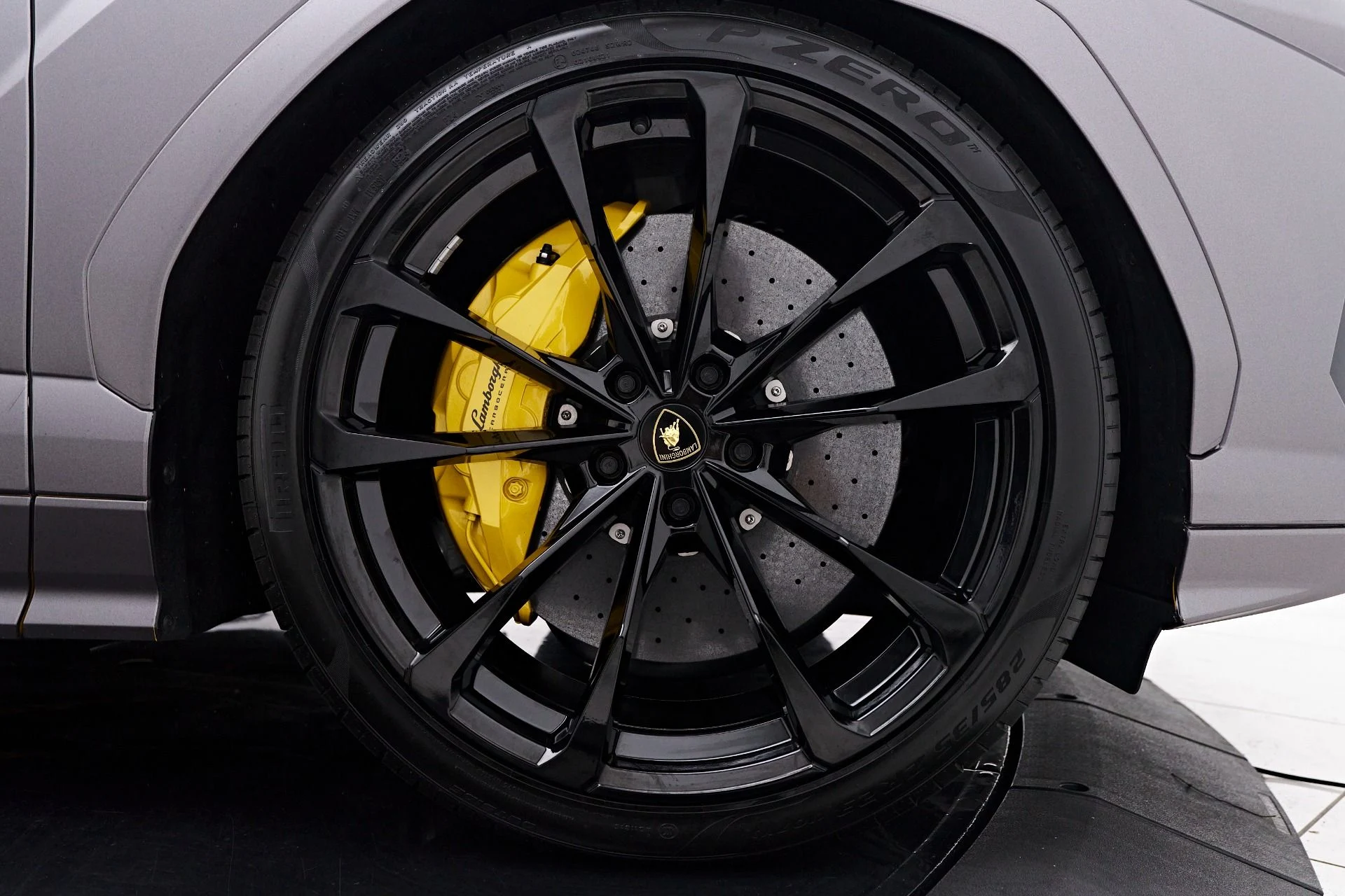 mph025_371510597_Used_2021_Lamborghini_Urus_Base_1758751750_c04ae91715