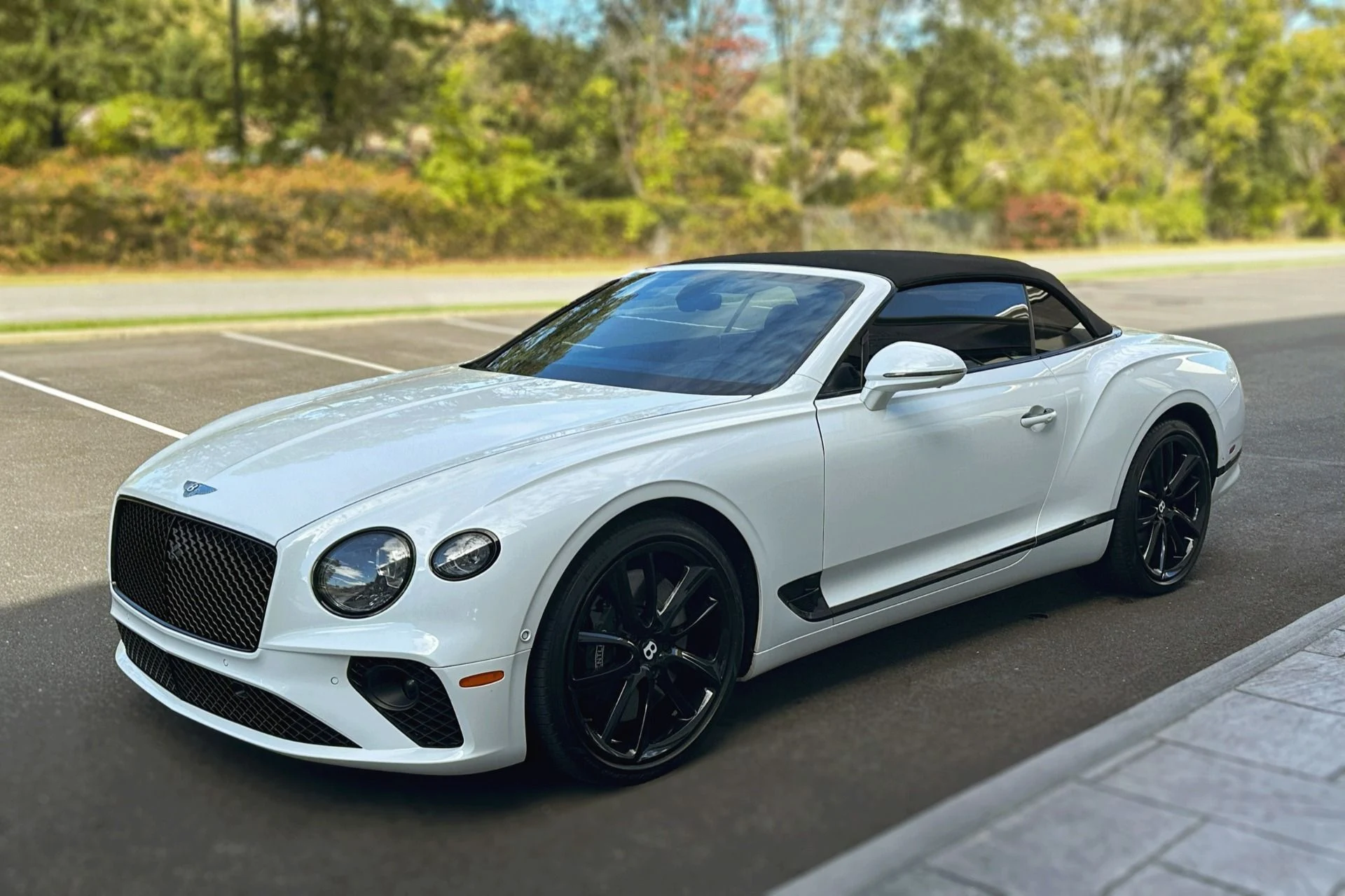mph025_3716732490_Used_2022_Bentley_Continental_GTC_V8_1760707484_d8d5bcedd9