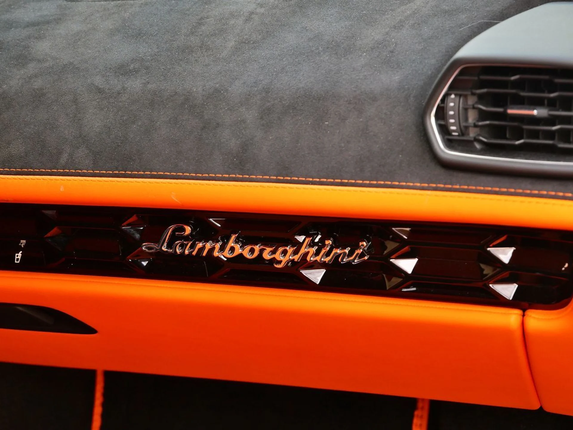 mph025_3716799611_ba0261bc812617904a6ecf187271ab88x_6d428b1a21