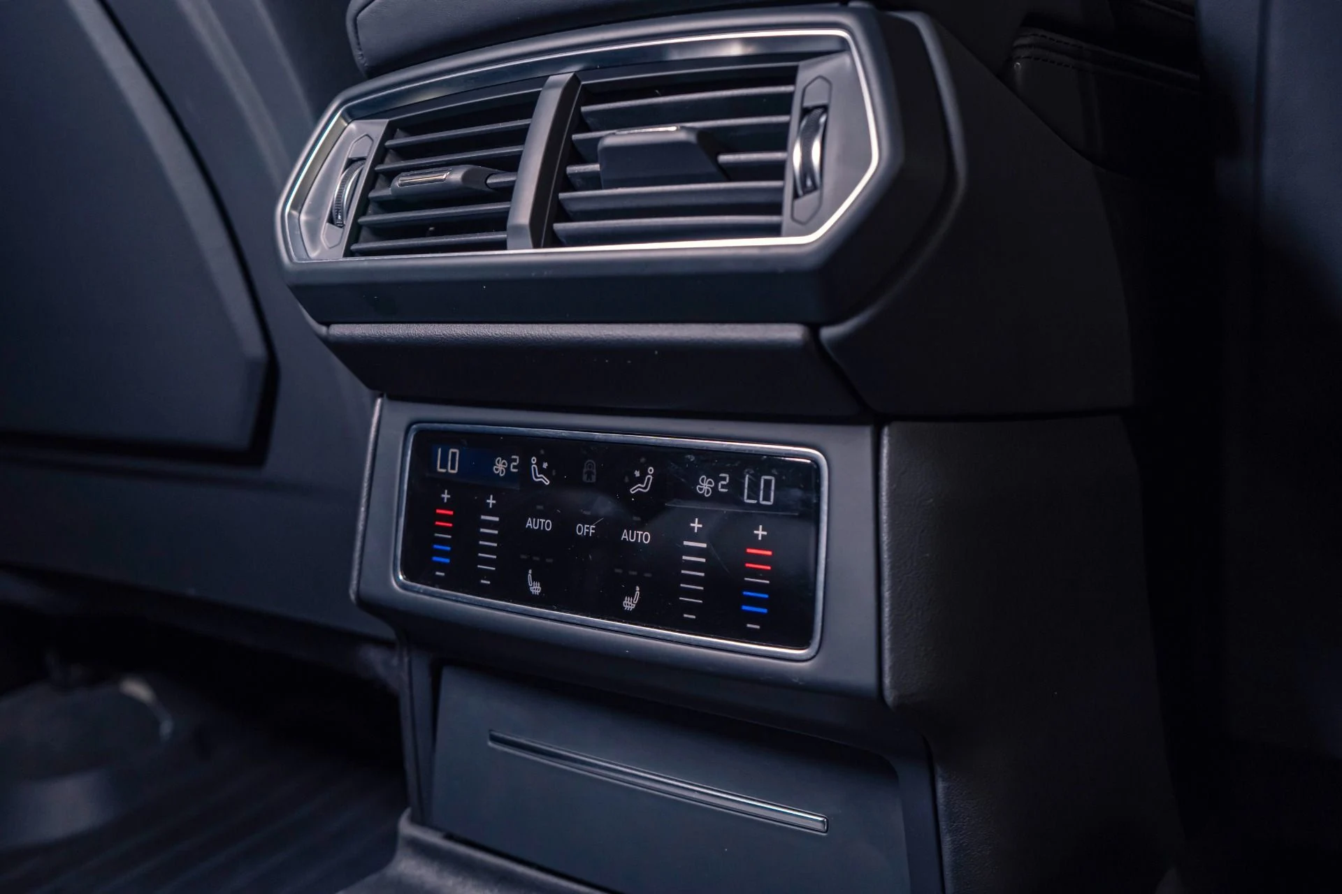 mph025_3720524078_Used_2019_Lamborghini_Urus_Full_Stealth_PPF_w_Bang_Olufsen_Advanced_Sound_1775662656_28079c9af6