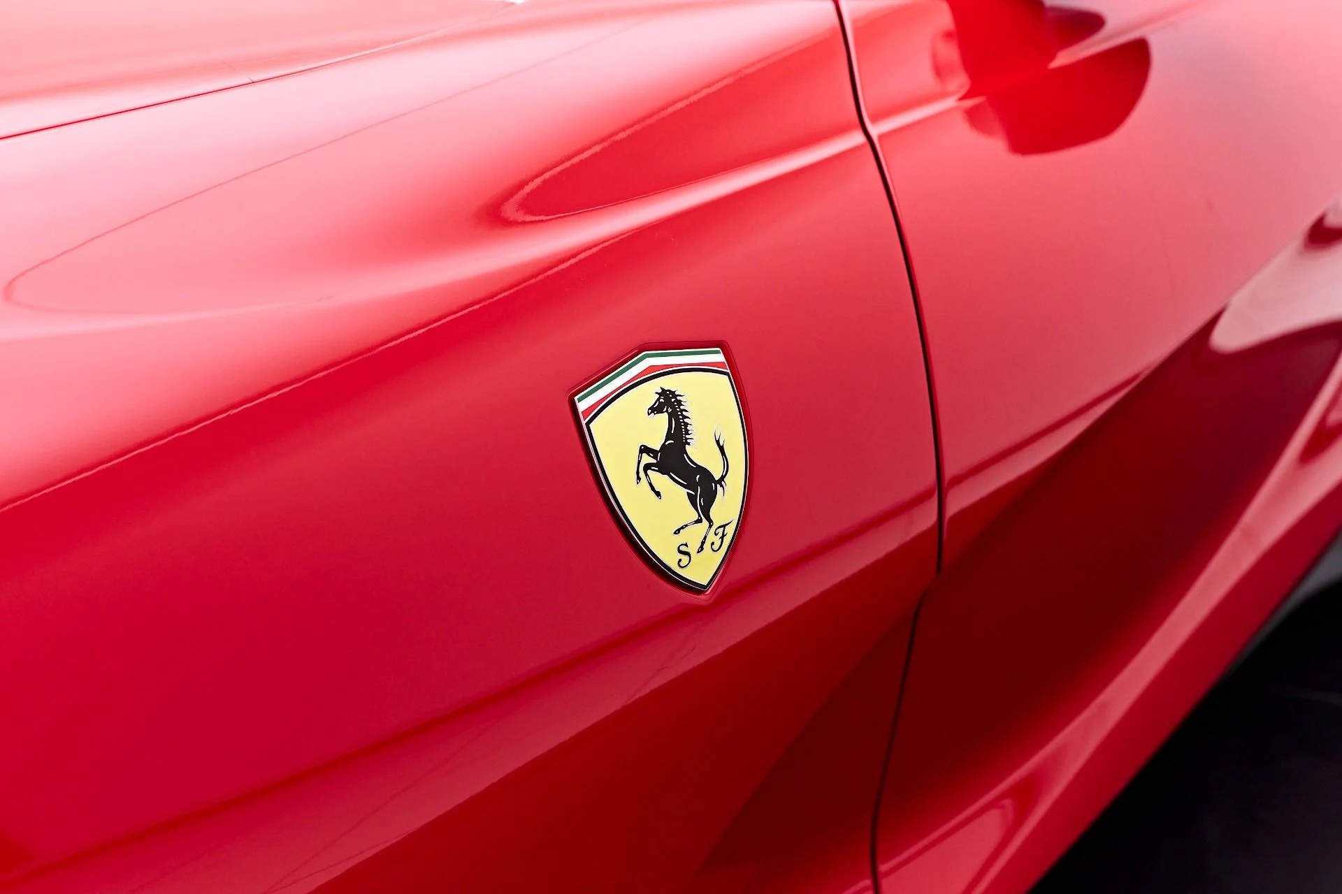 mph025_3734770850_Used_2018_Ferrari_812_Superfast_Base_1749002871_5307552a49