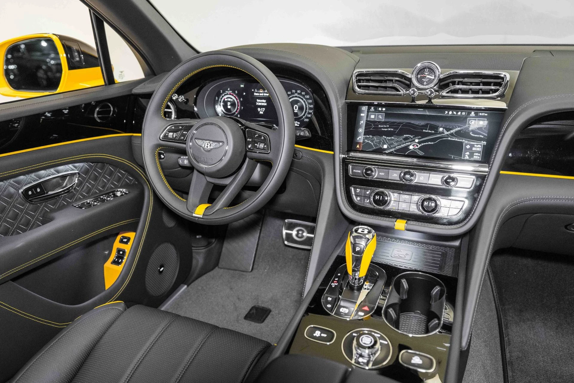 mph025_3735817465_Used_2024_Bentley_Bentayga_Azure_V8_1721581484_cb1b190b44