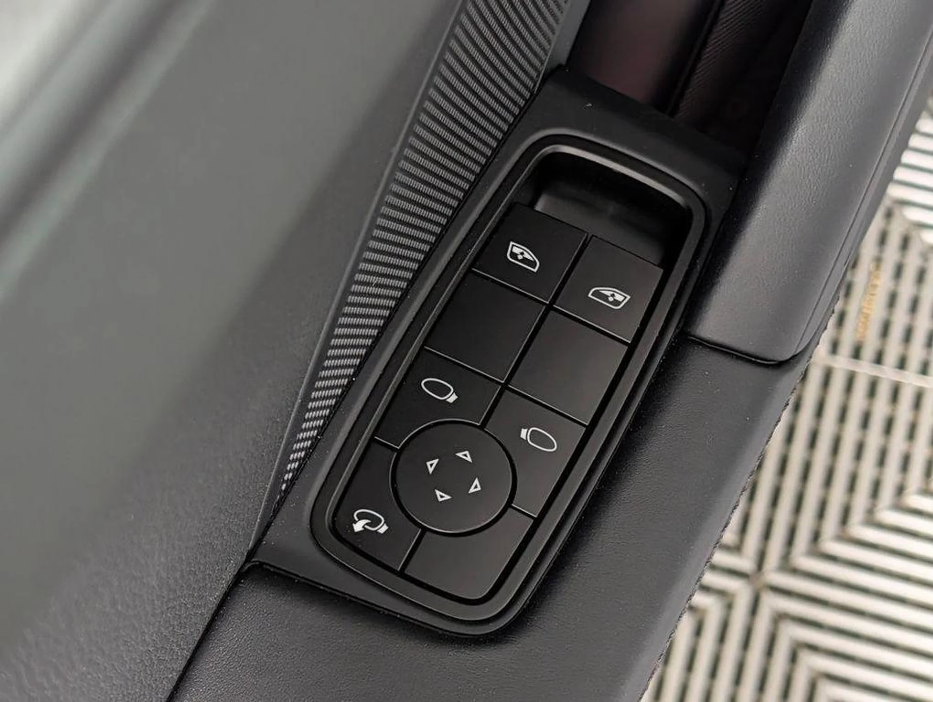 mph025_3740178852_5lyt_Qo7w_V4uz_Z_Me8873_hspl_Mt8_53d09cf380