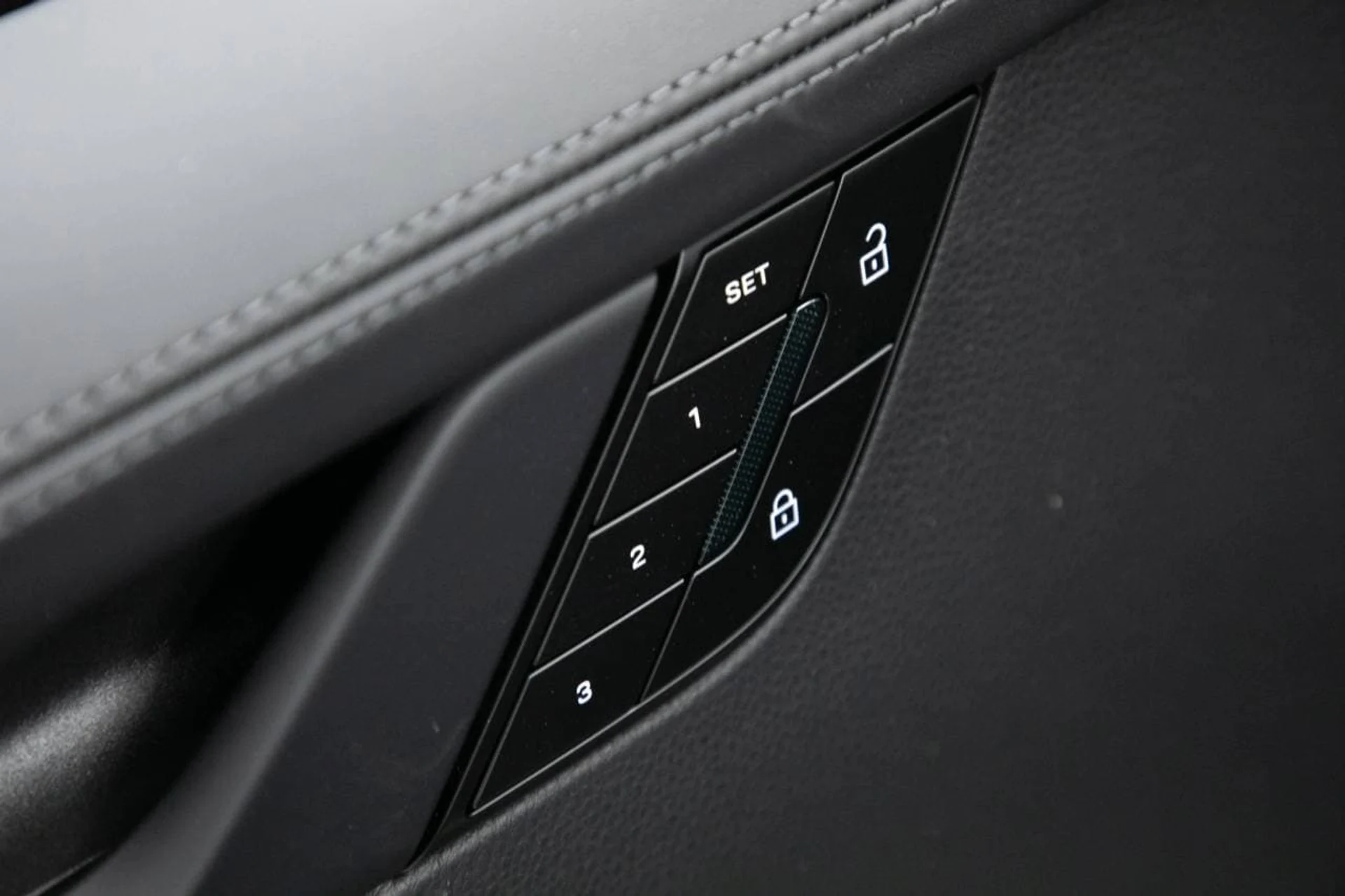 mph025_3745518788_a8f912c4b5cea129c6638b250fd95356x_980d67c337