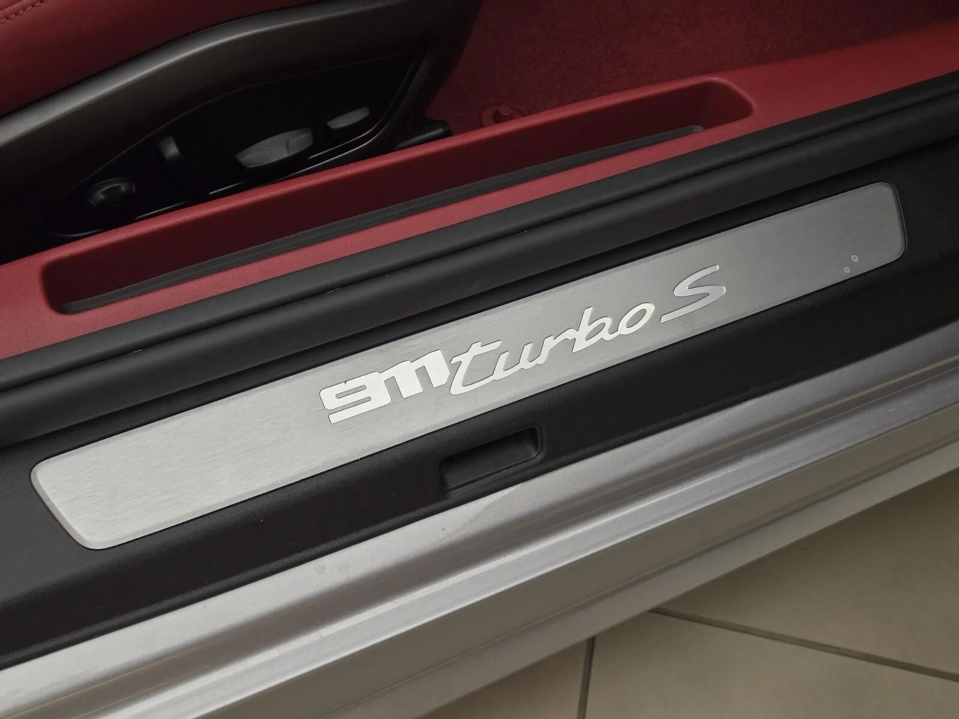 mph025_3747236133_Used_2023_Porsche_911_Turbo_1768891611_f15b576ff2