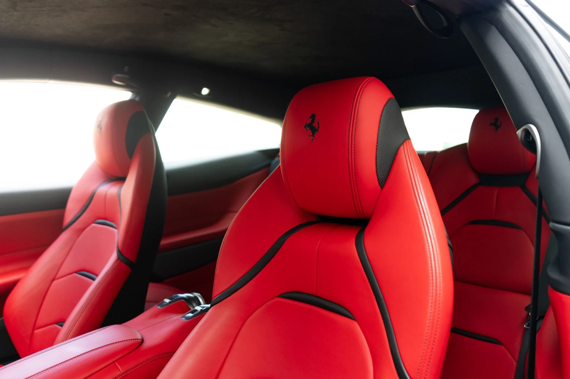 mph025_3752692683_Used_2019_Ferrari_GTC_4_Lusso_1759771823_e26db70e1f