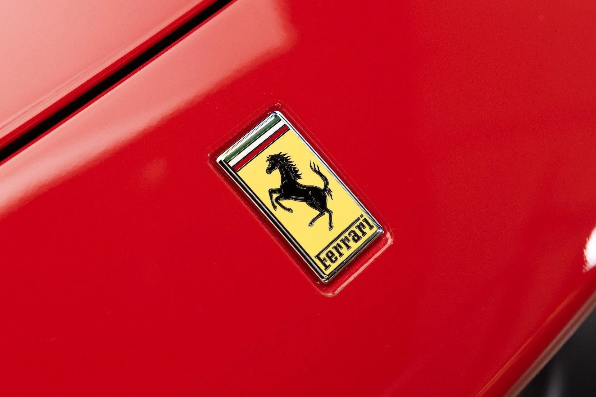 mph025_376127243_Used_2021_Ferrari_F8_Spider_1788440818_d6cec4c578