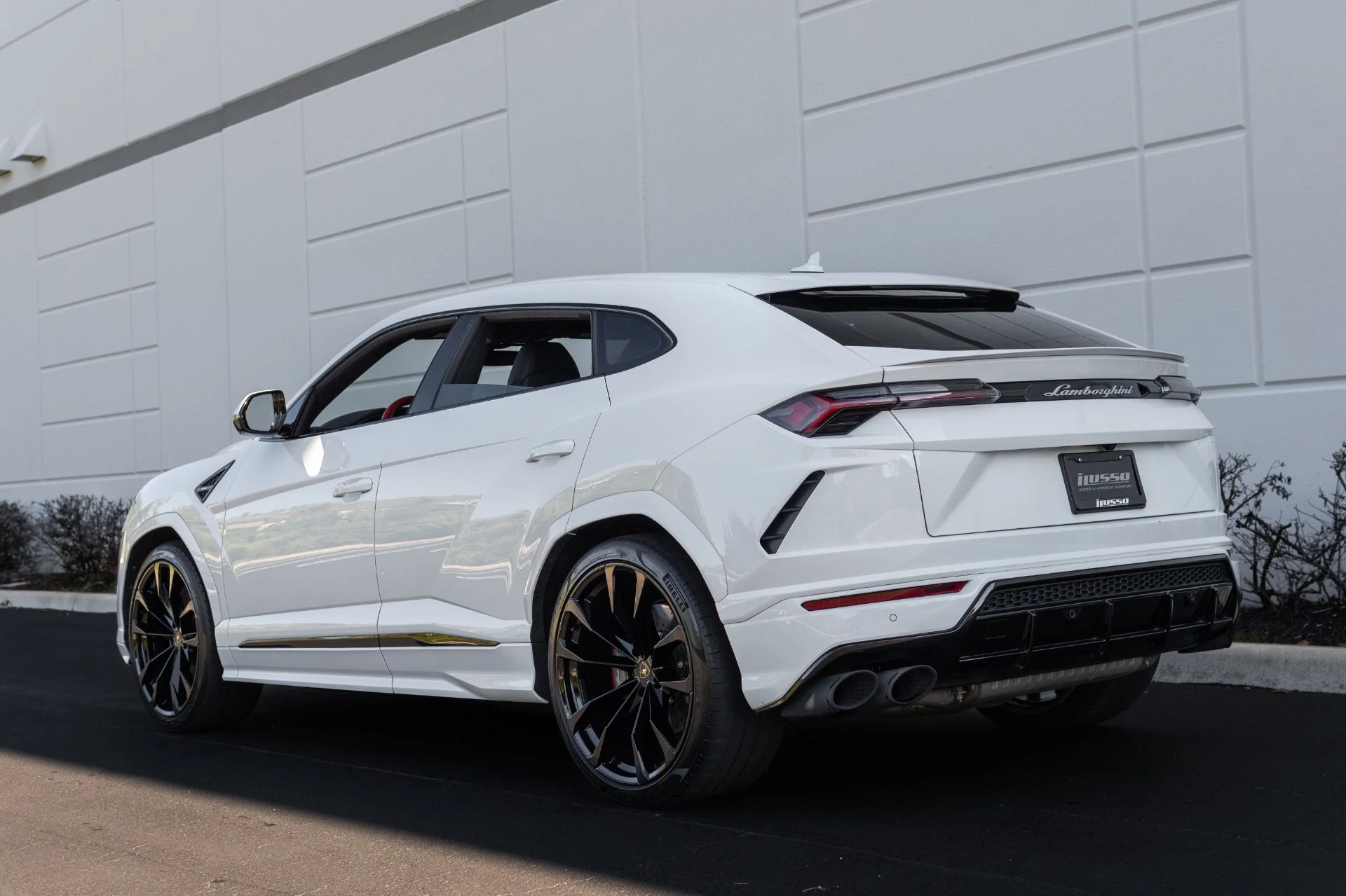 mph025_3763119258_Used_2021_Lamborghini_Urus_1767069879_db48fcad3f