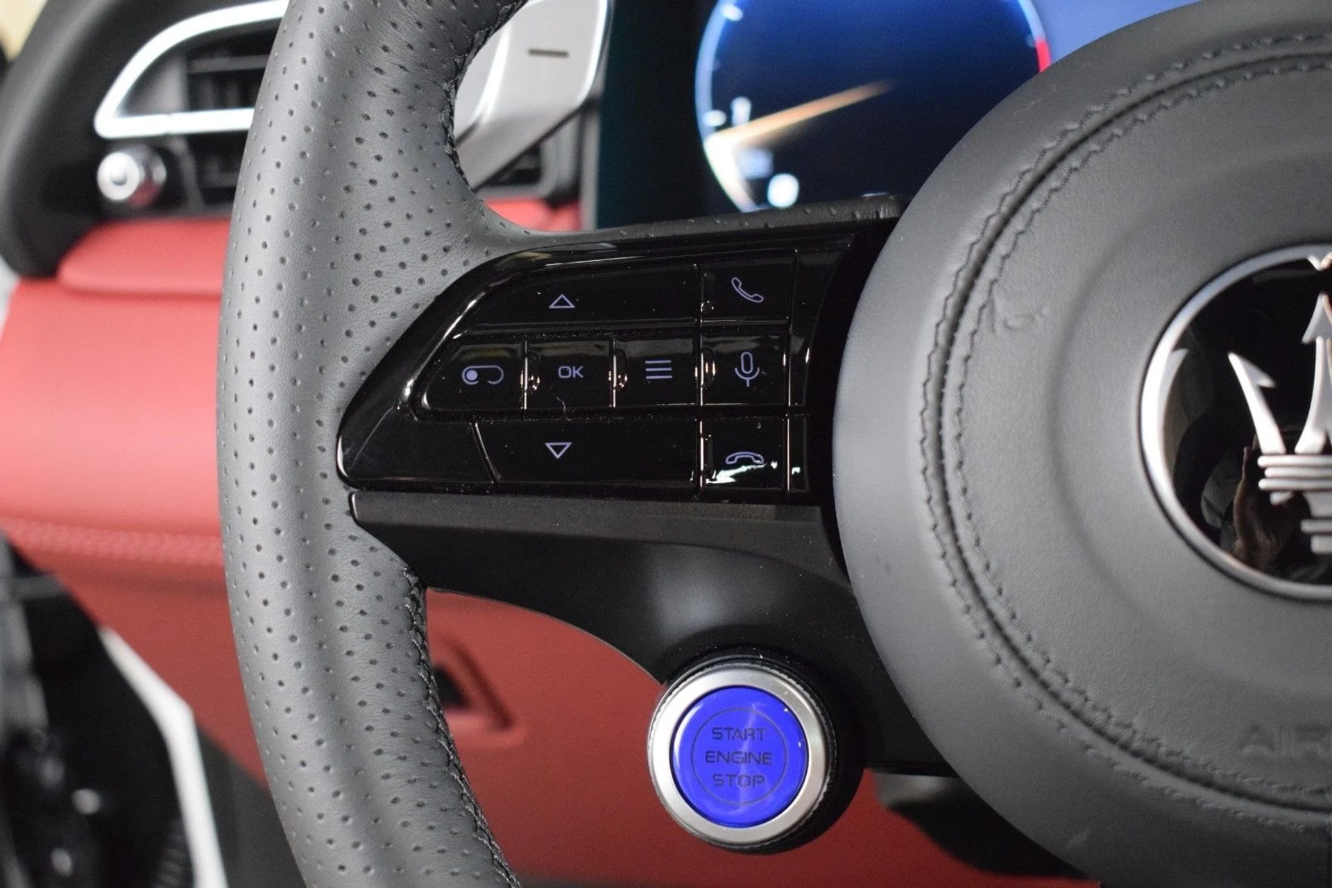 mph025_3765857095_905b13f750f2412430075b9f80a056eex_4de105a91b